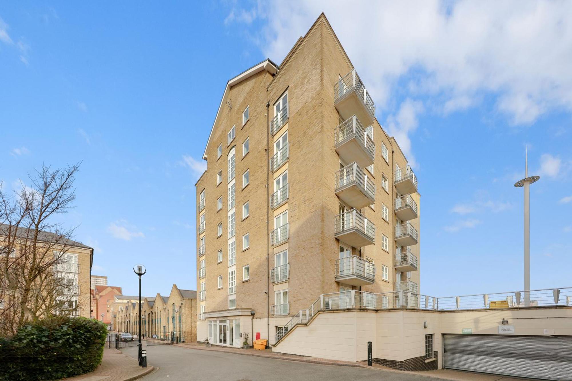2 Bedroom Short Term & Flexible Renting Canary Wharf With Free Parking And Free Wifi * London