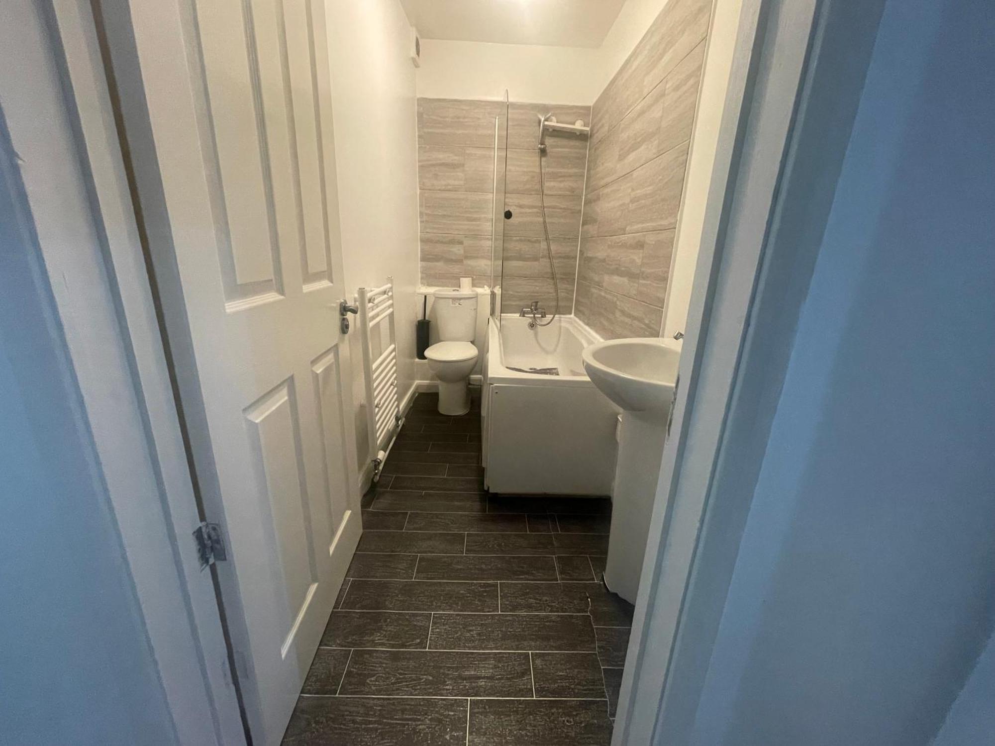 Stylish 2br Wifi - Free Parking - Canning Town London