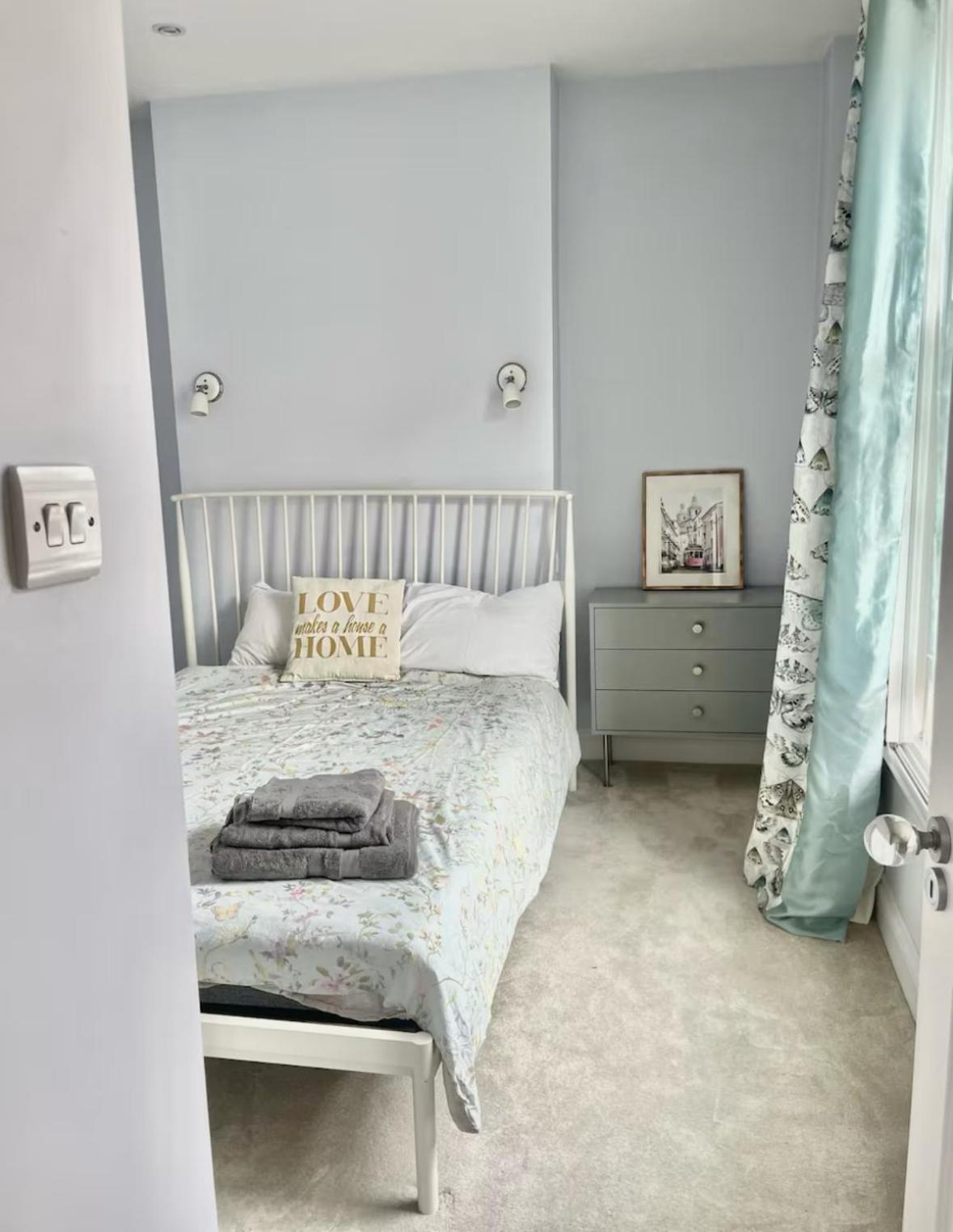 Apartment 2 Bedroom Flat In Chelsea London