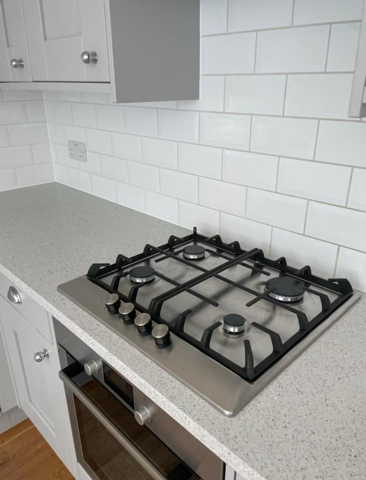 2 Bedroom Flat In Chelsea