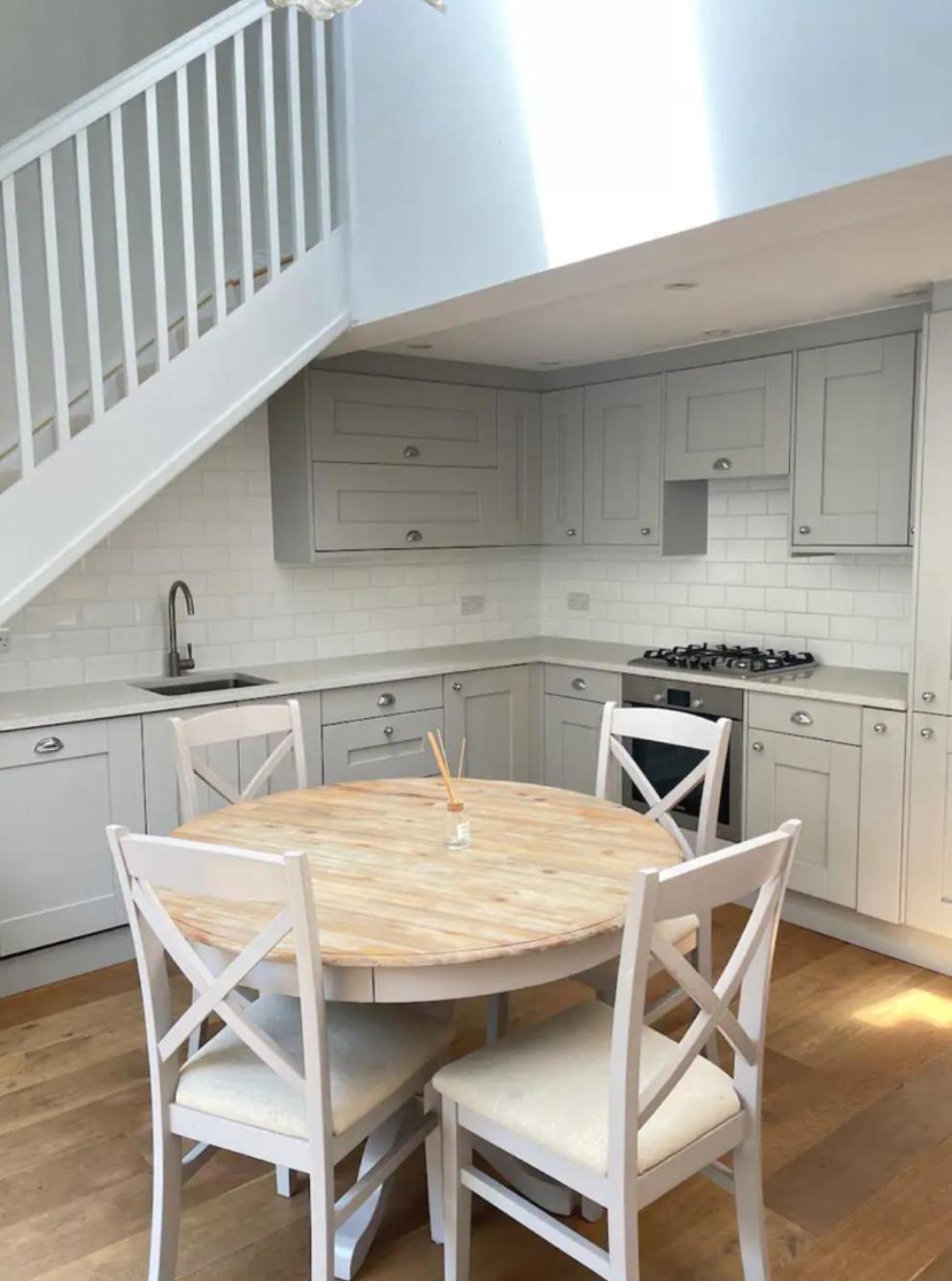 Apartment 2 Bedroom Flat In Chelsea