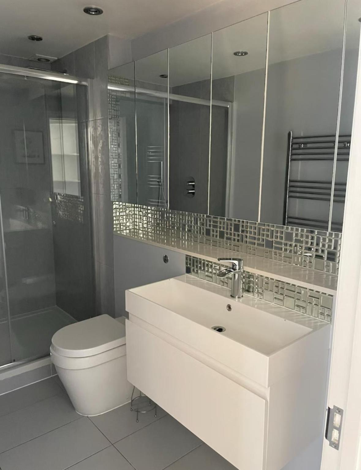 Apartment 2 Bedroom Flat In Chelsea *
