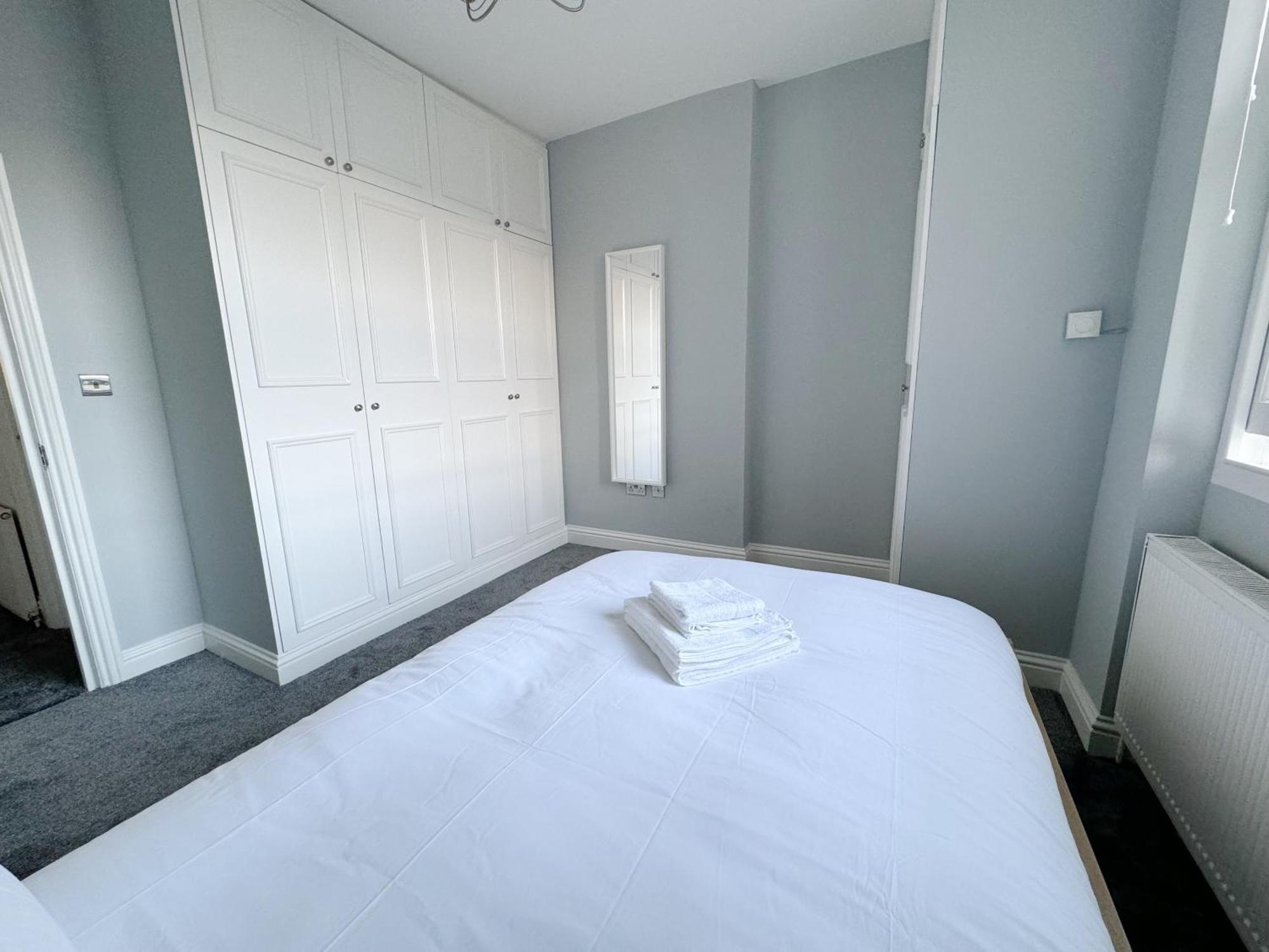 Stylish 2-bed Flat W Kitchen And Cosy Living Space * London