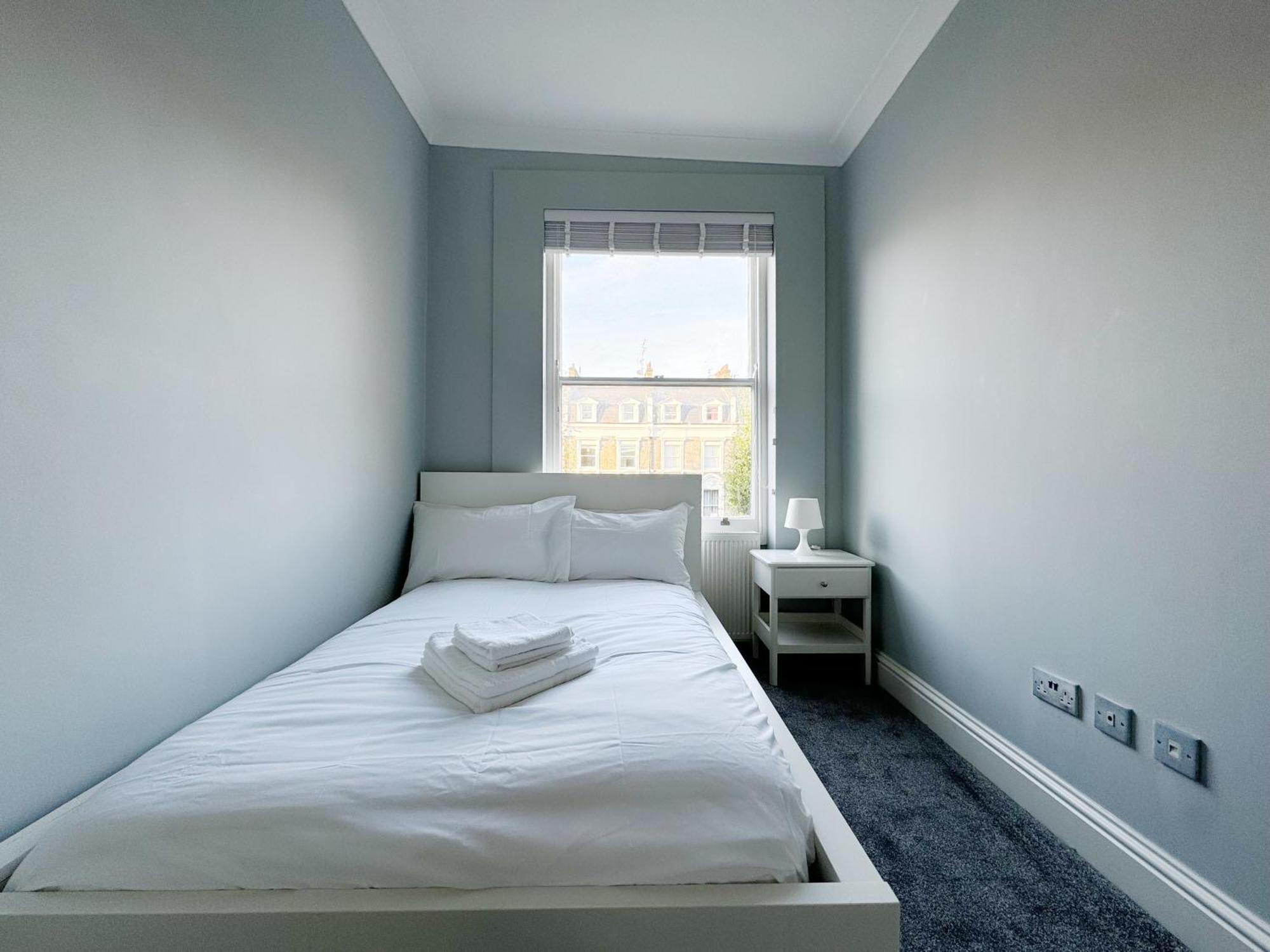 Stylish 2-bed Flat W Kitchen And Cosy Living Space Apartment London