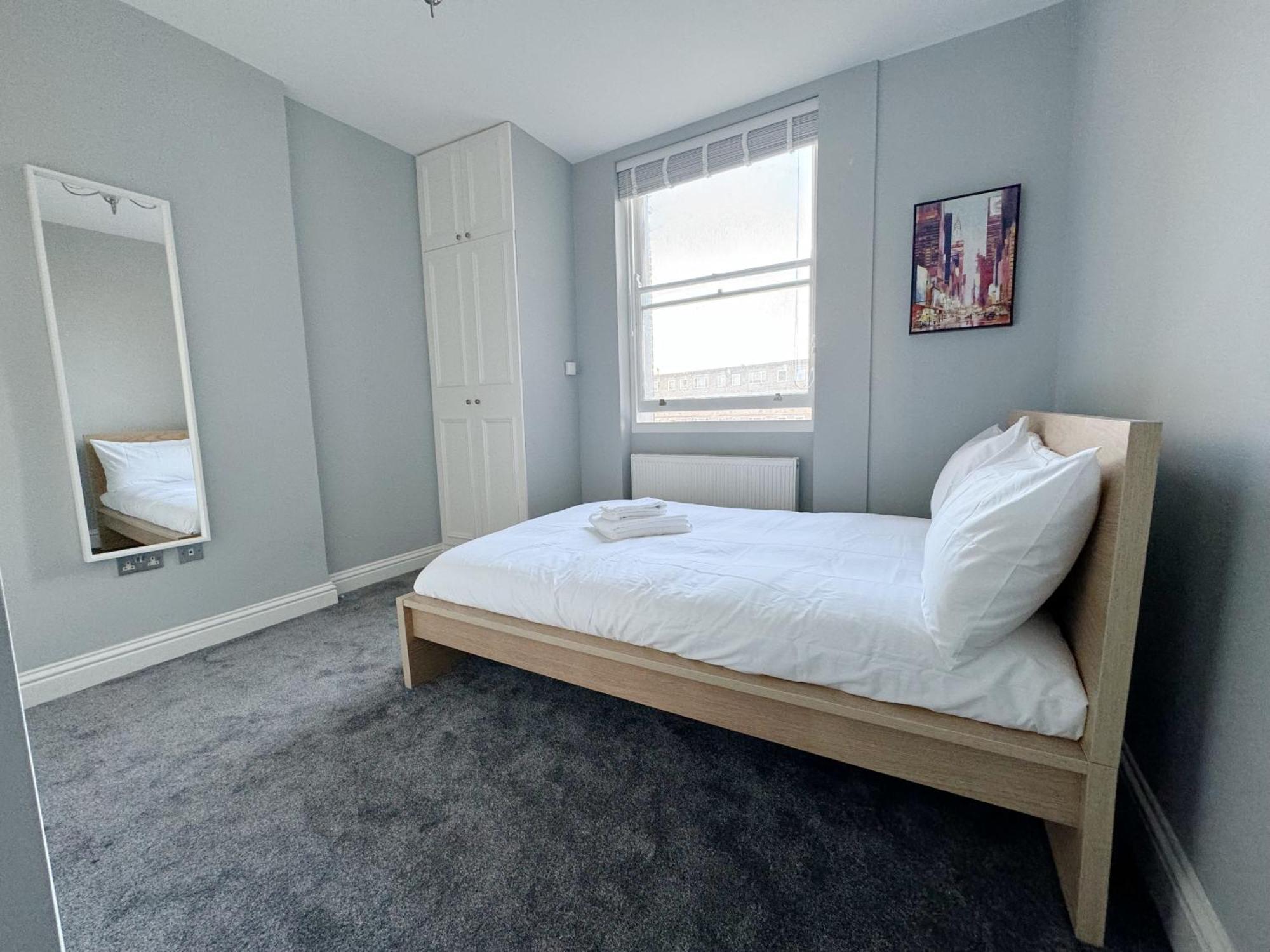 Stylish 2-bed Flat W Kitchen And Cosy Living Space Apartment *