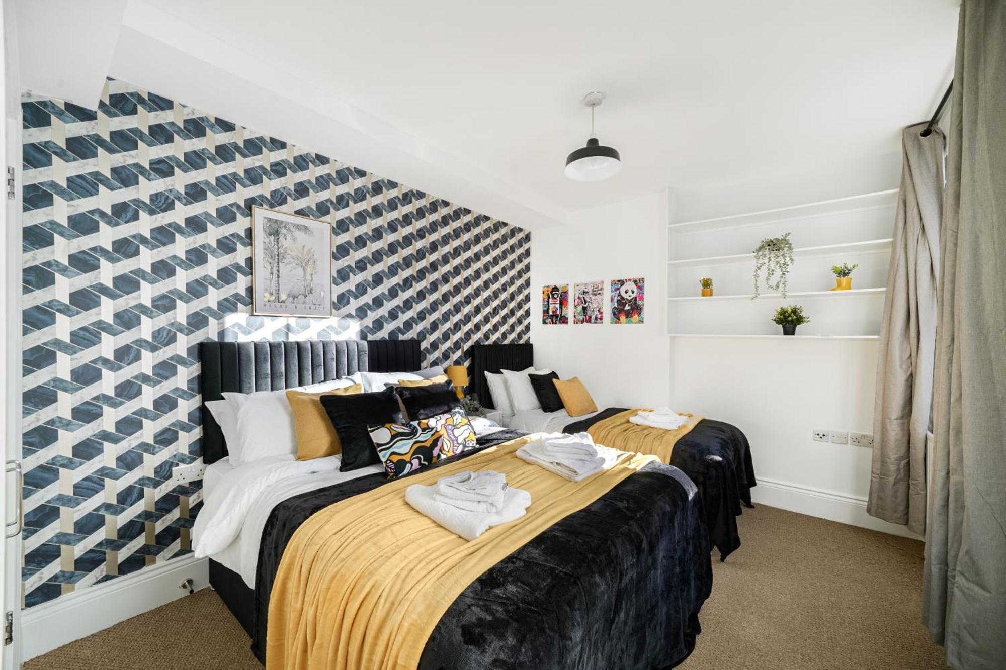 Boutique Hackney Abode - Balcony - Sleeps 6 Apartment