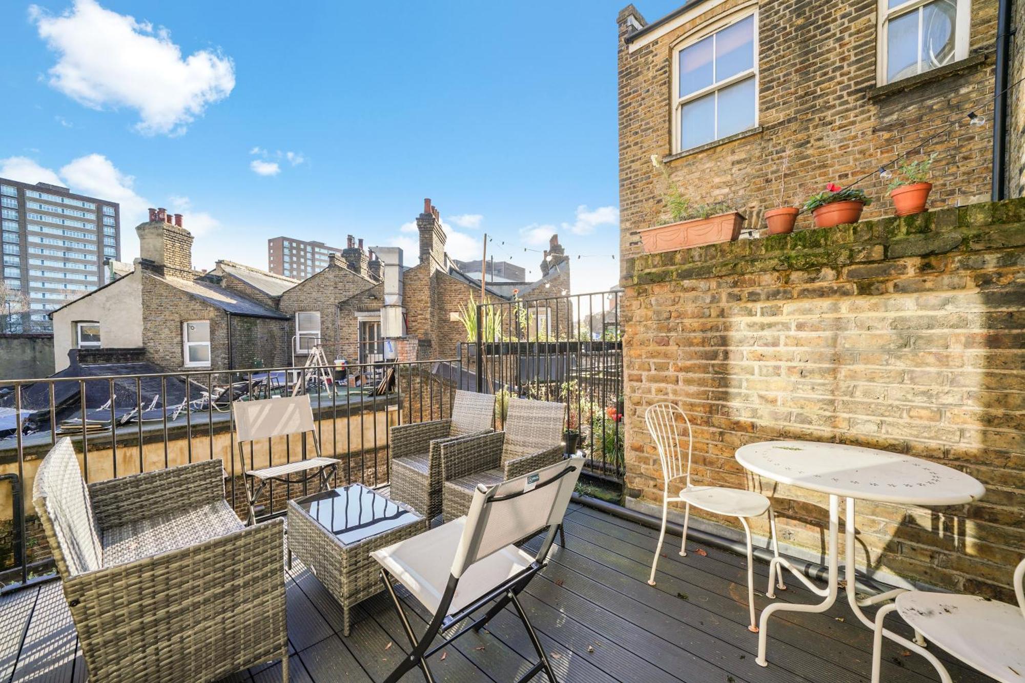 Boutique Hackney Abode - Balcony - Sleeps 6 Apartment