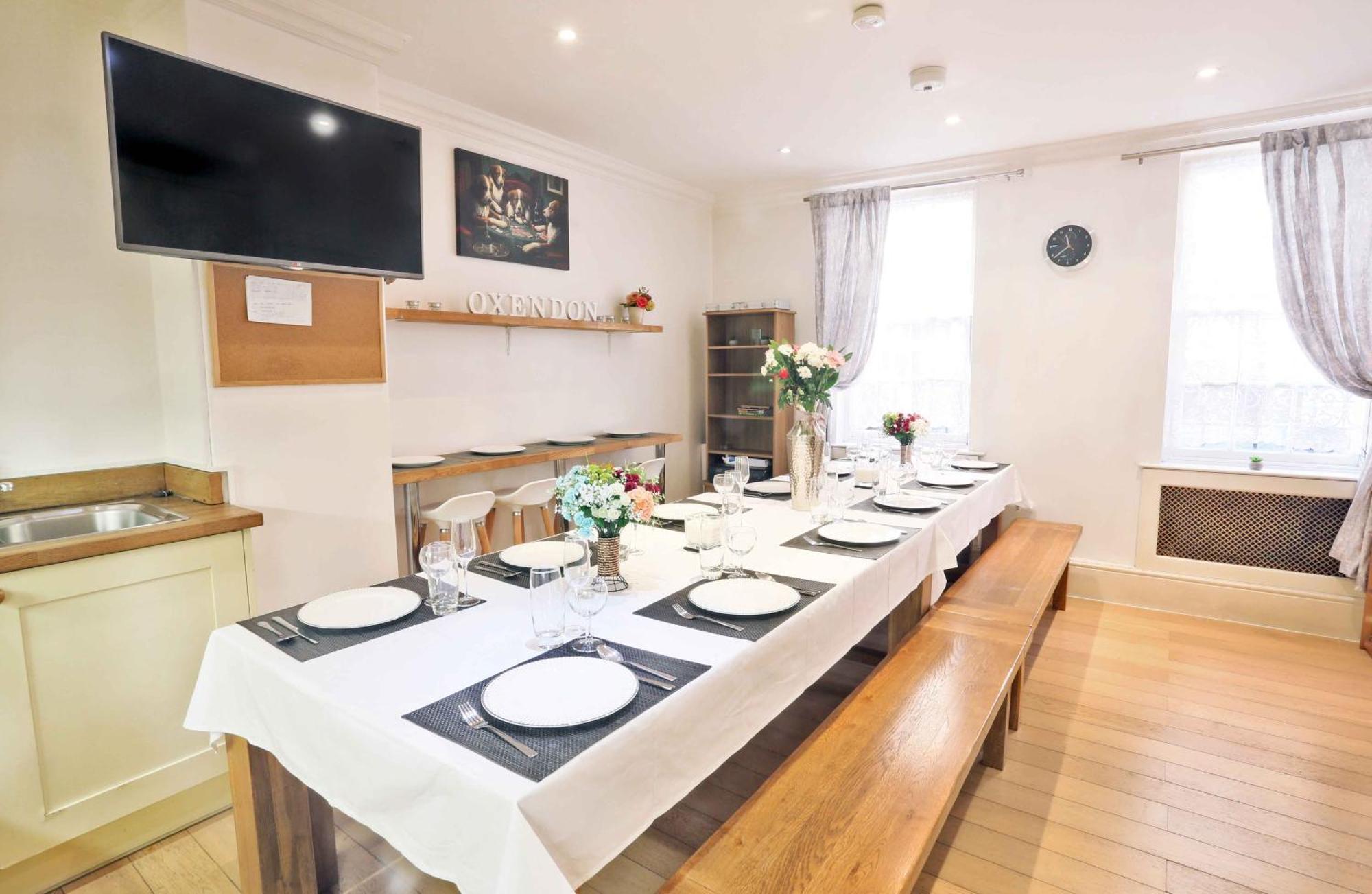 Piccadilly Circus Collections Homestay London