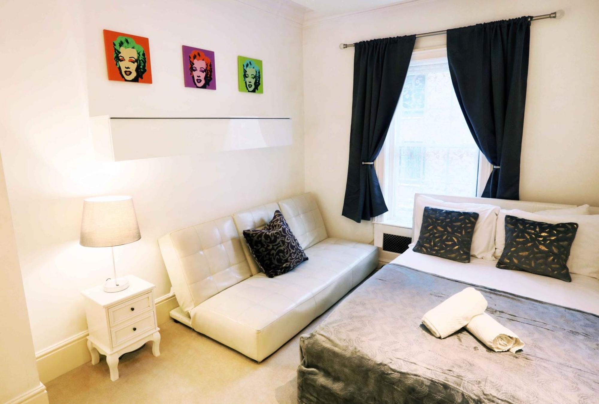 Homestay Piccadilly Circus Collections *
