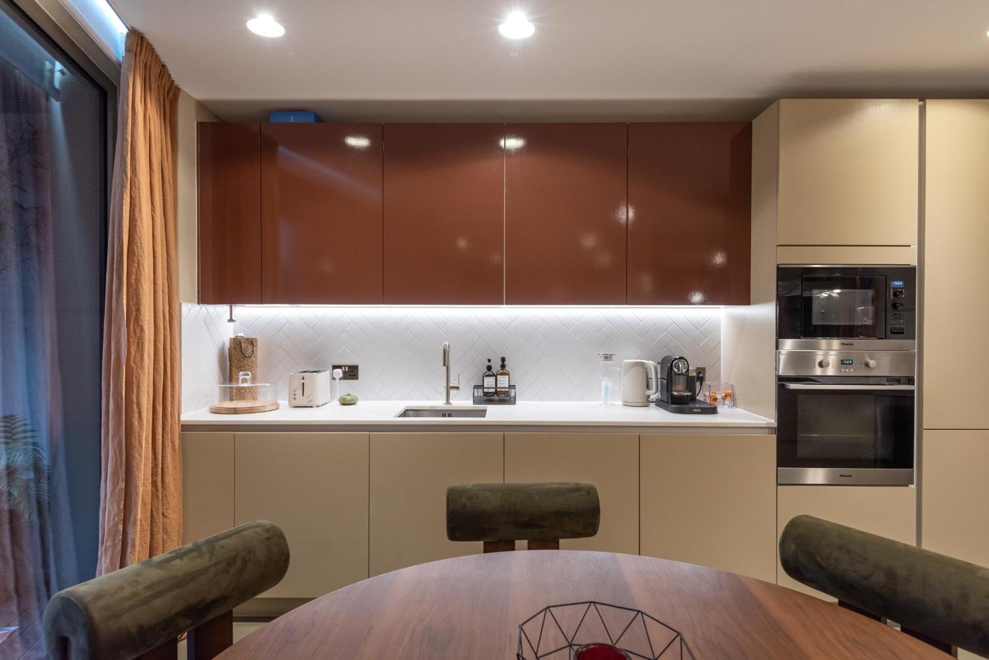 Stunning 3bd Fields Apartment