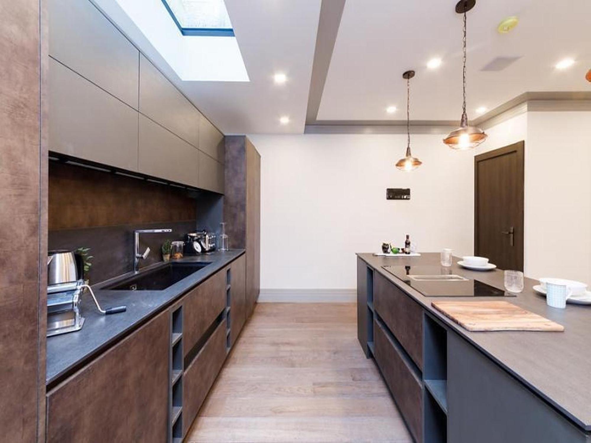 4bedroom, 3bath Retreat With Extra Toilet & Private Garden Oasis Apartment