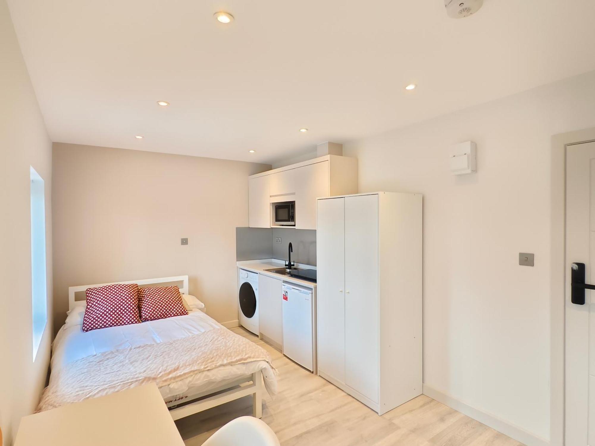 Morden Stratford Studio 2 Guest house *