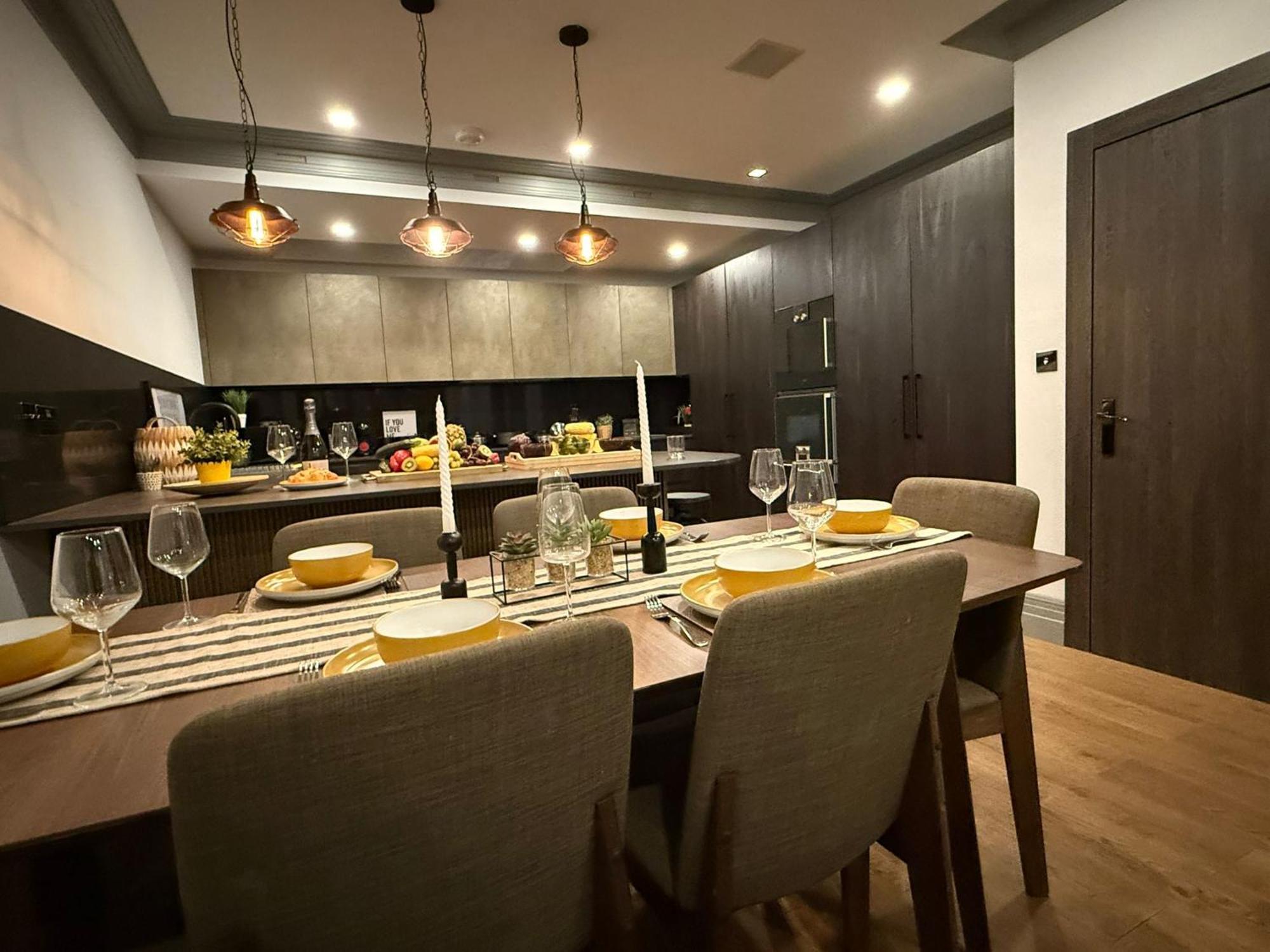 Apartment 4bedroom, 3bath Retreat With Extra Toilet & Private Garden Oasis