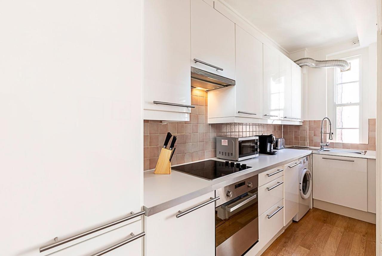 Modern 2 Bedroom Flat Near Queensway Apartment
