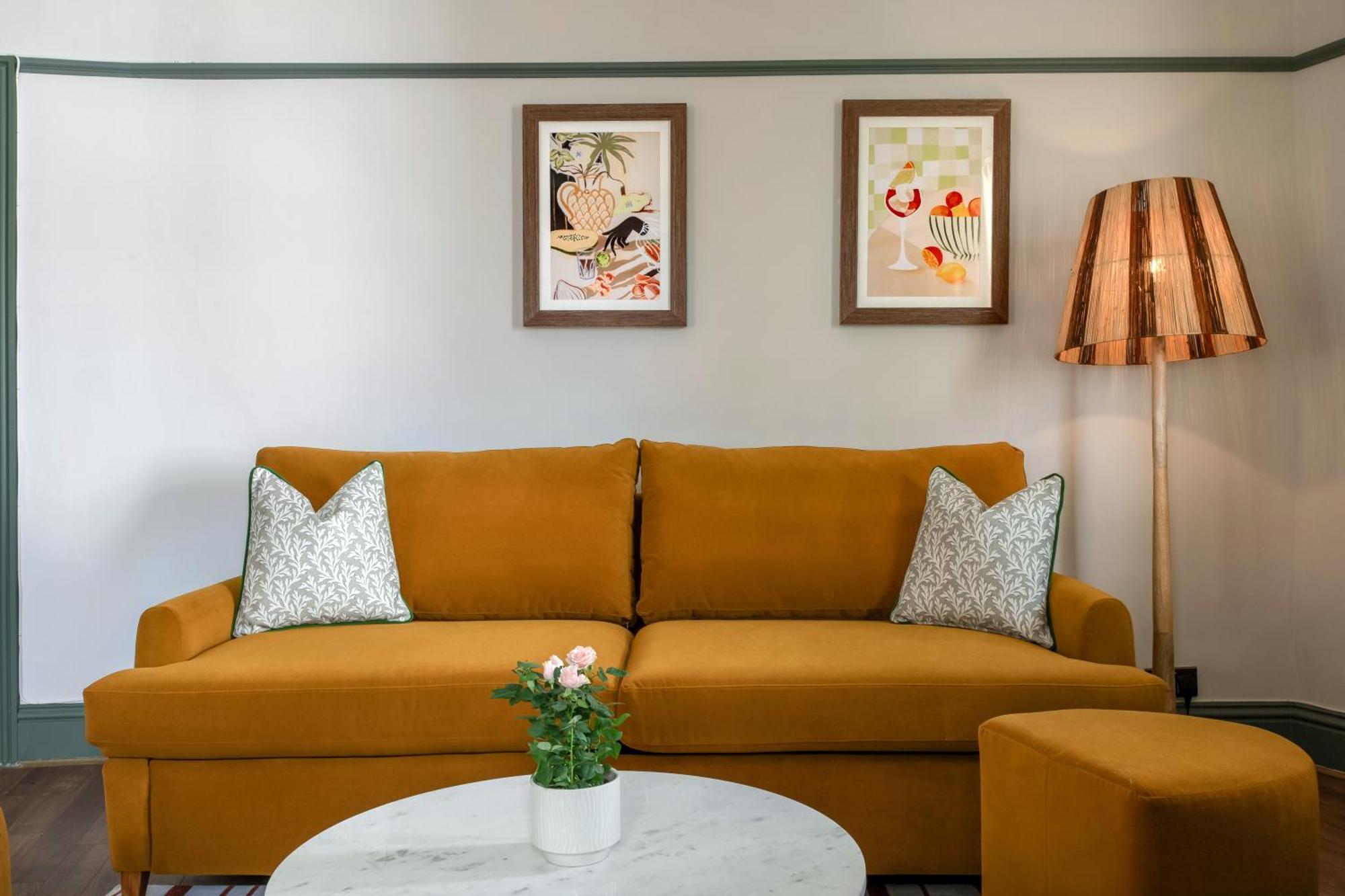 Apartment Round House *