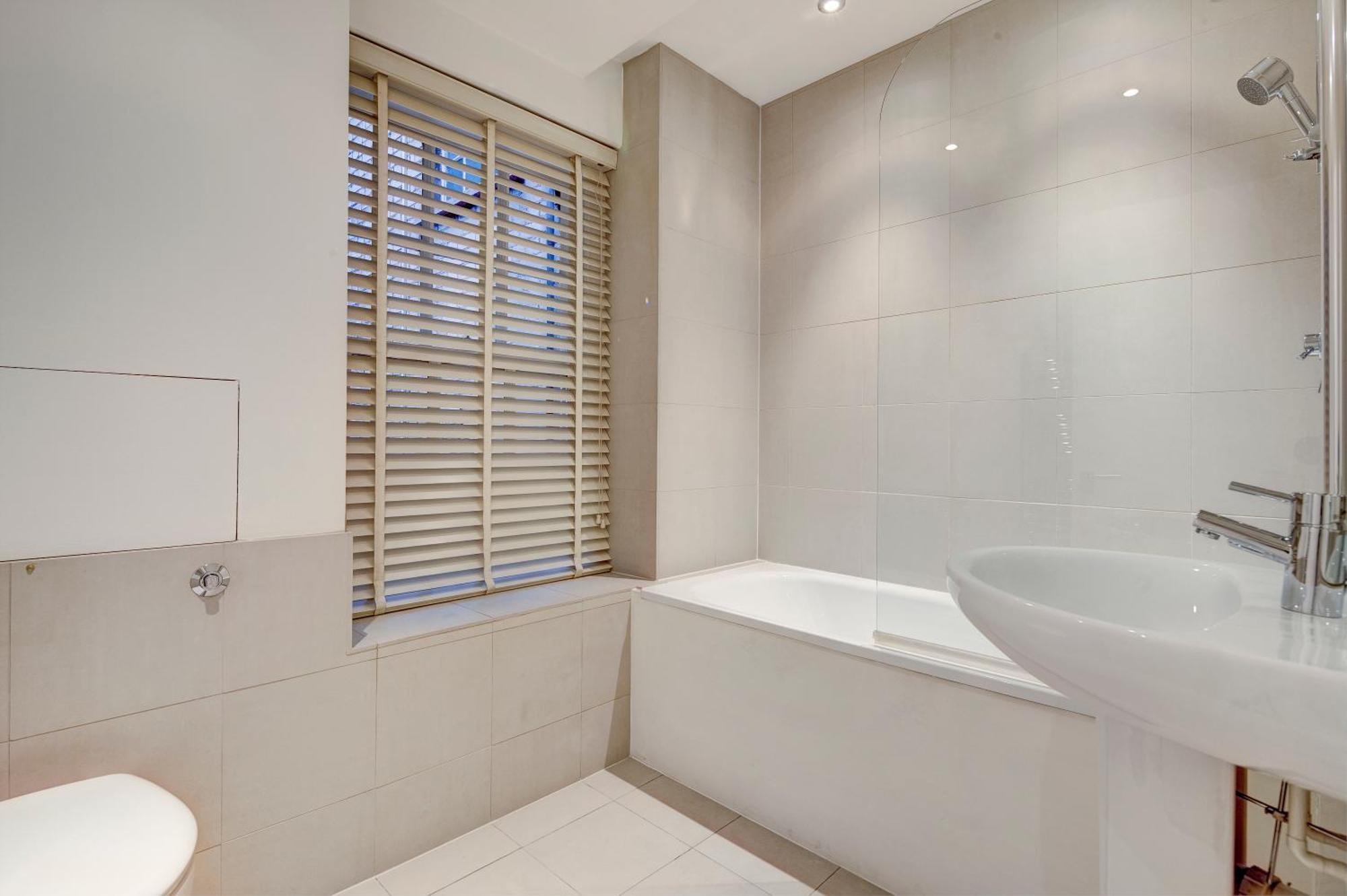 Pelham Court * London