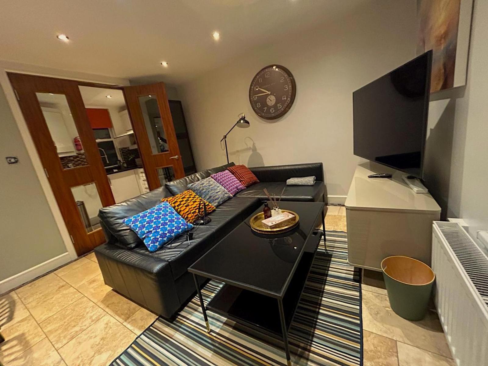 Clifton - Luxury 1 Bed Flat - 1 Min Walk To Tube Apartment