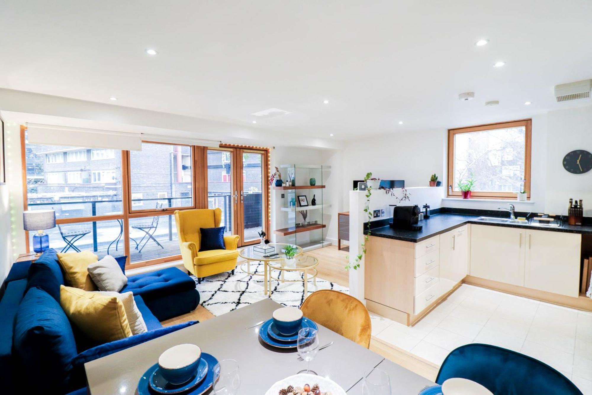 Stunning Bridge Flat With Balcony - Close To Borough Market