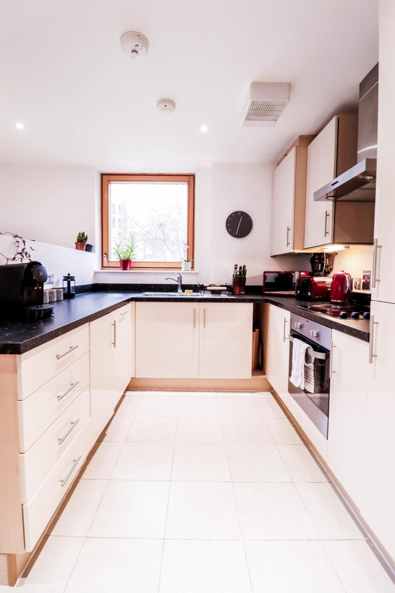 Stunning Bridge Flat With Balcony - Close To Borough Market Apartment