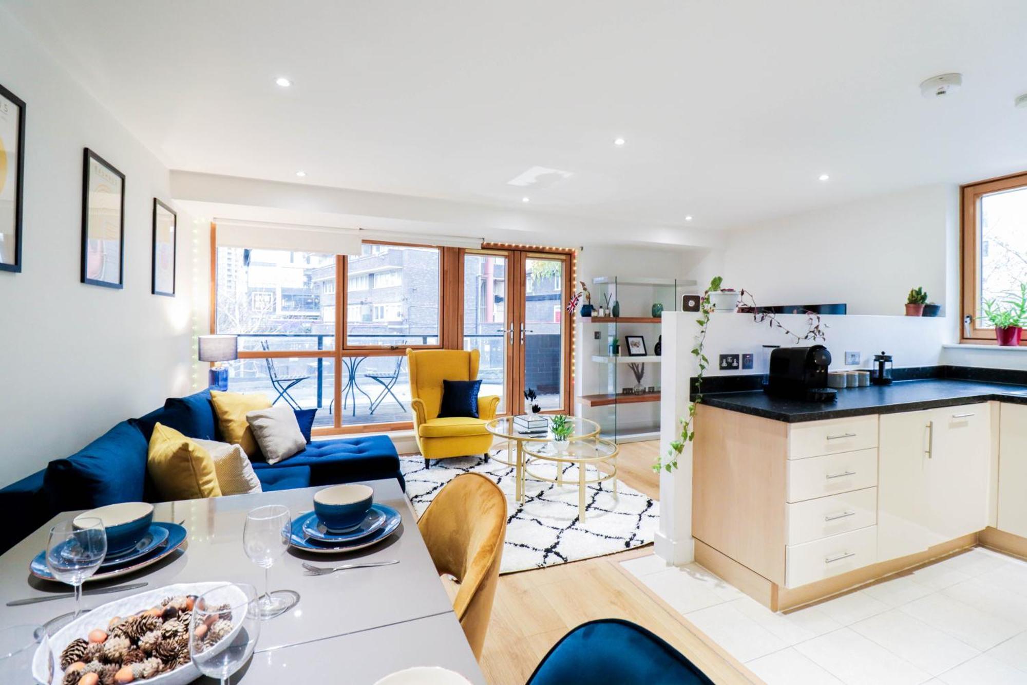 Stunning Bridge Flat With Balcony - Close To Borough Market *