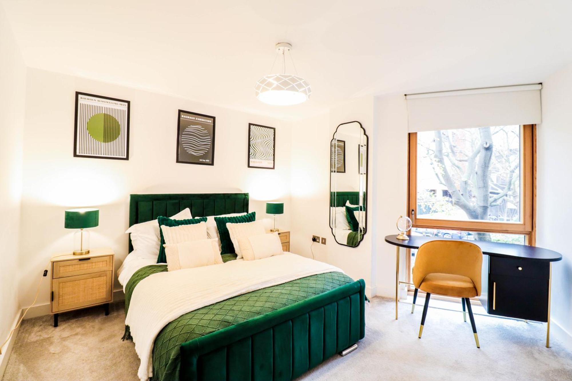 Stunning Bridge Flat With Balcony - Close To Borough Market