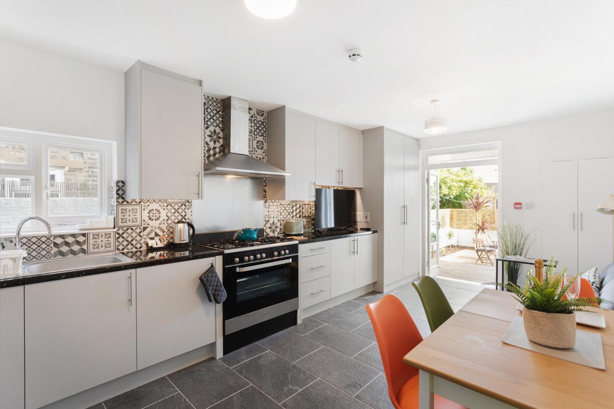 Mortimer Garden Apartment London