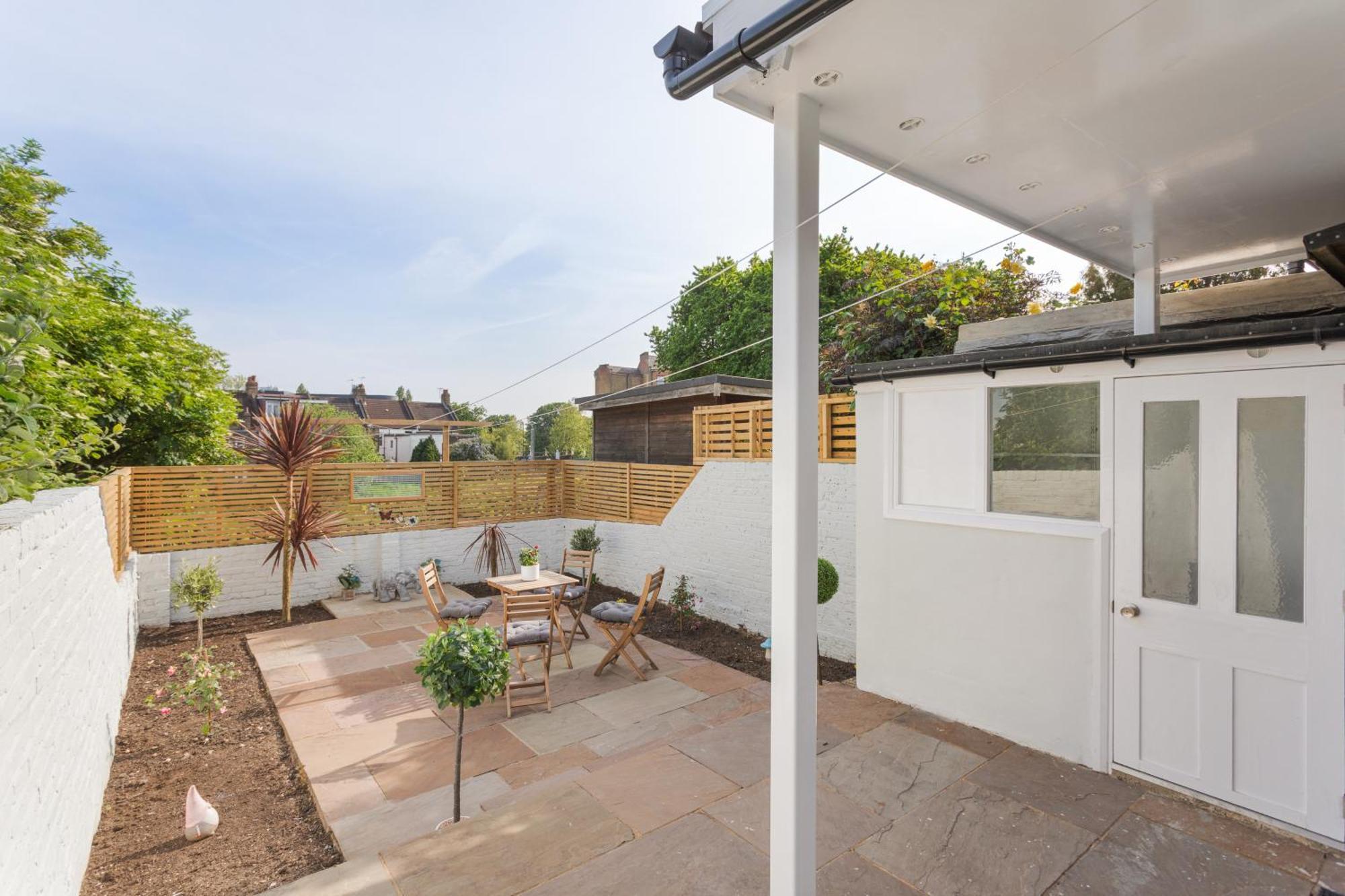 Mortimer Garden Apartment