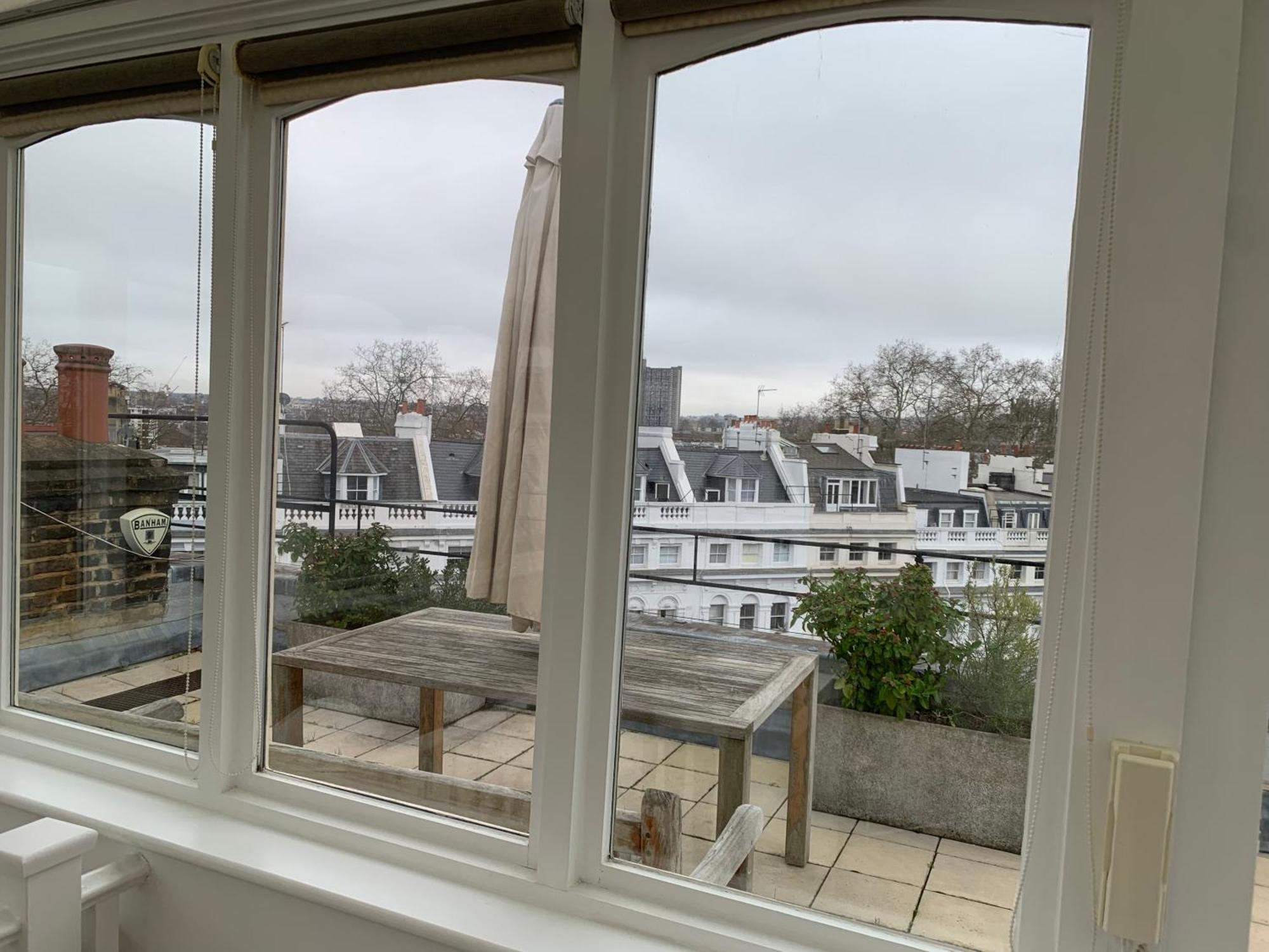 Prime Notting Hill, Luxurious 2 Beds, Roof Terrace Apartment *