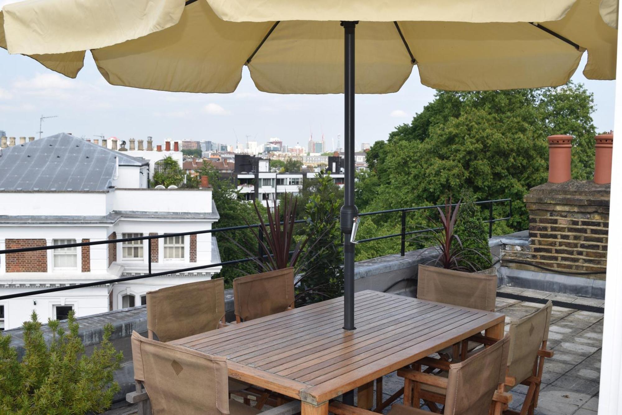 Prime Notting Hill, Luxurious 2 Beds, Roof Terrace *