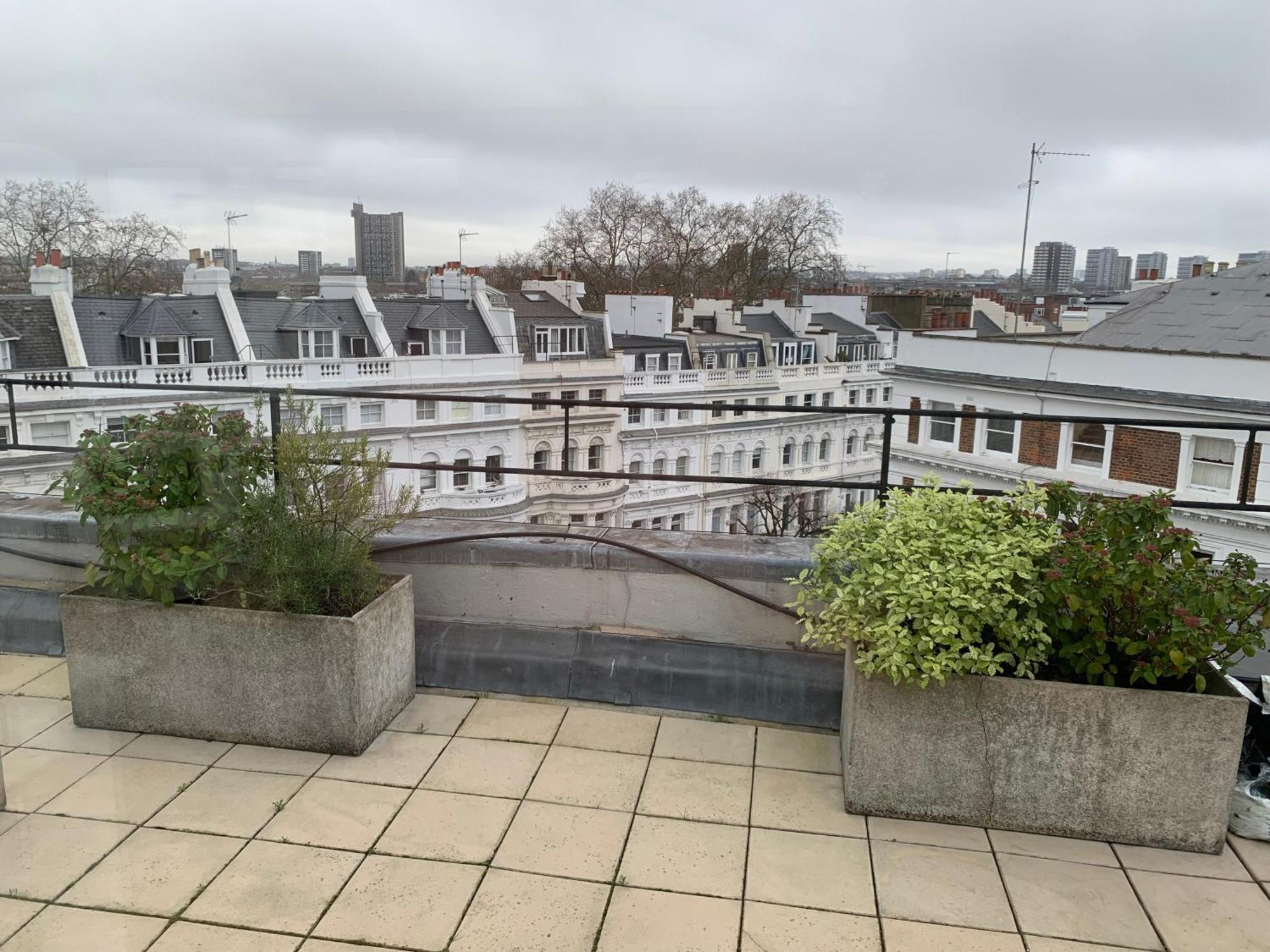 Prime Notting Hill, Luxurious 2 Beds, Roof Terrace Apartment *