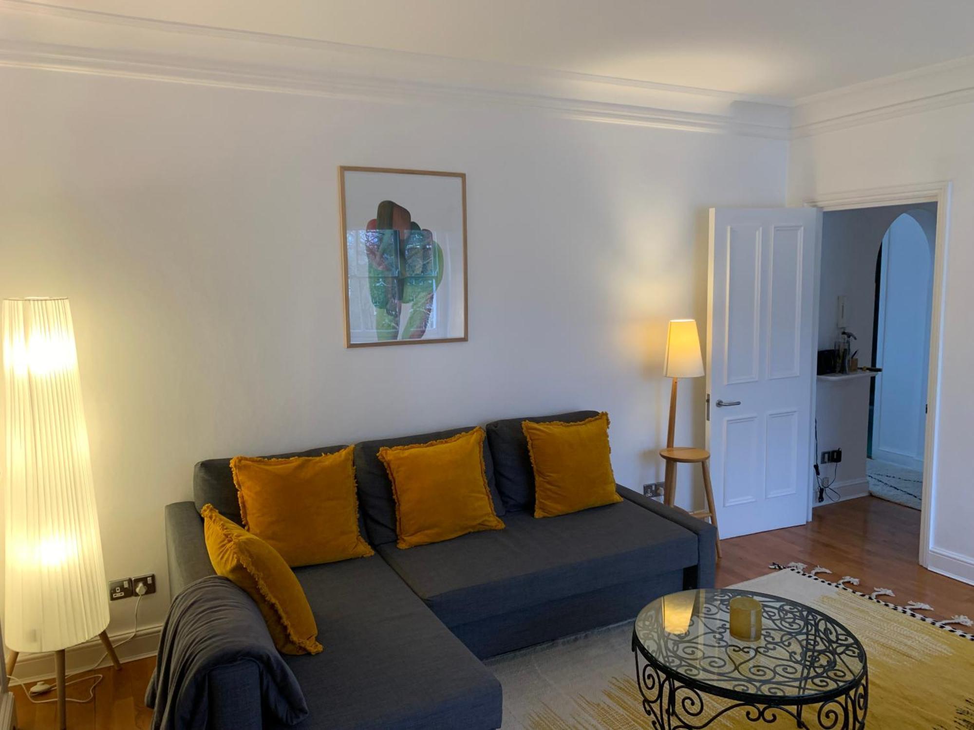 Prime Notting Hill, Luxurious 2 Beds, Roof Terrace Apartment London