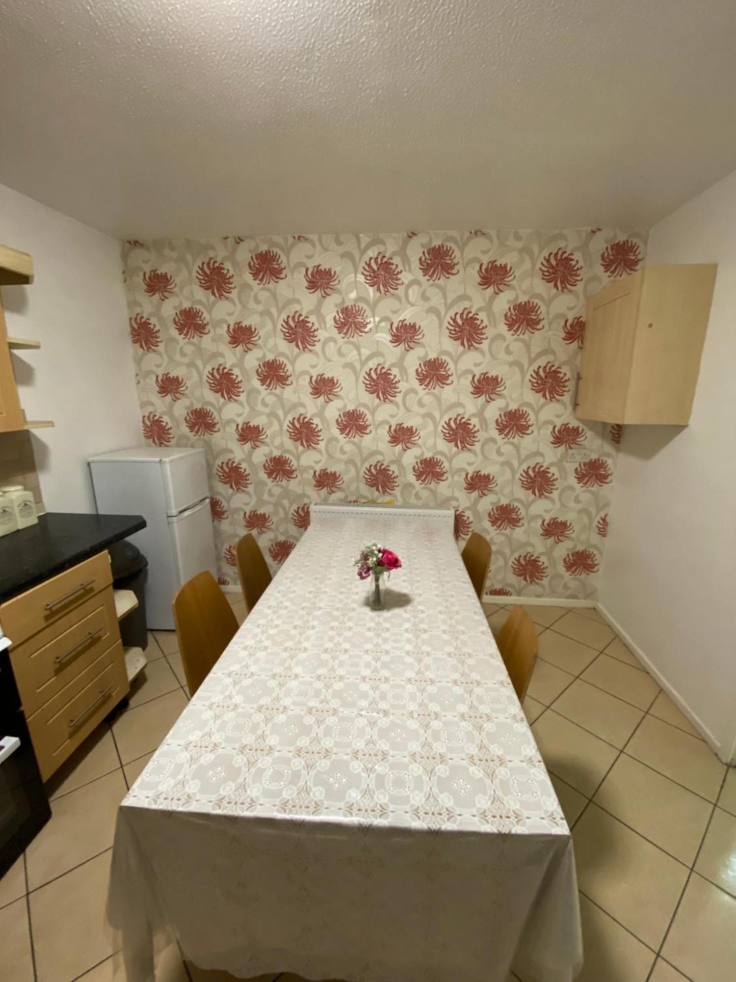 Cosy 3 Bedroom House Near Stratford,olympic Park, E15 Apartment