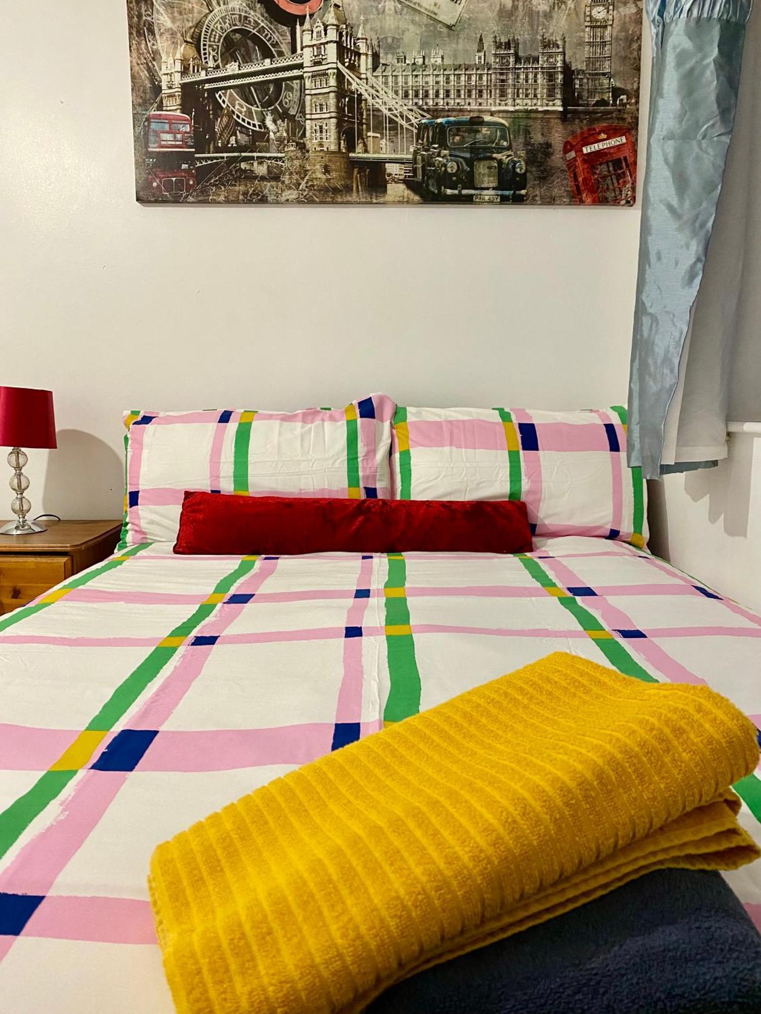 Apartment Cosy 3 Bedroom House Near Stratford,olympic Park, E15 *