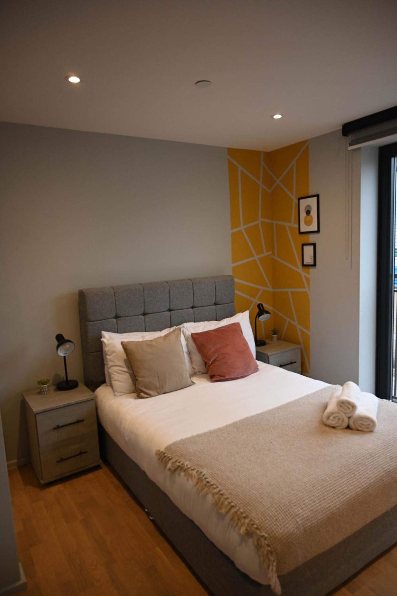Elegant 2-bed In The Heart Of Apartment *