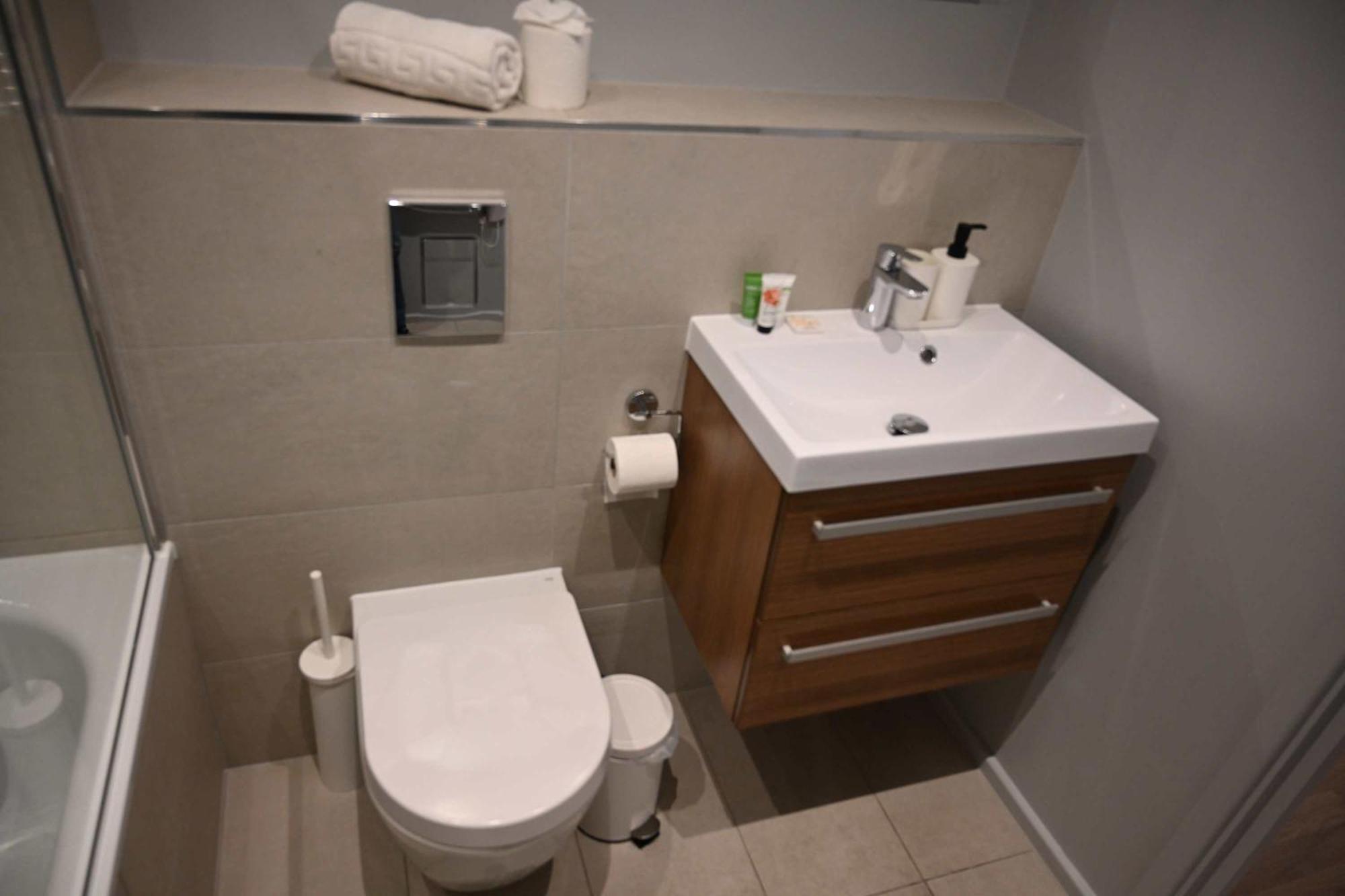 Elegant 2-bed In The Heart Of Apartment *