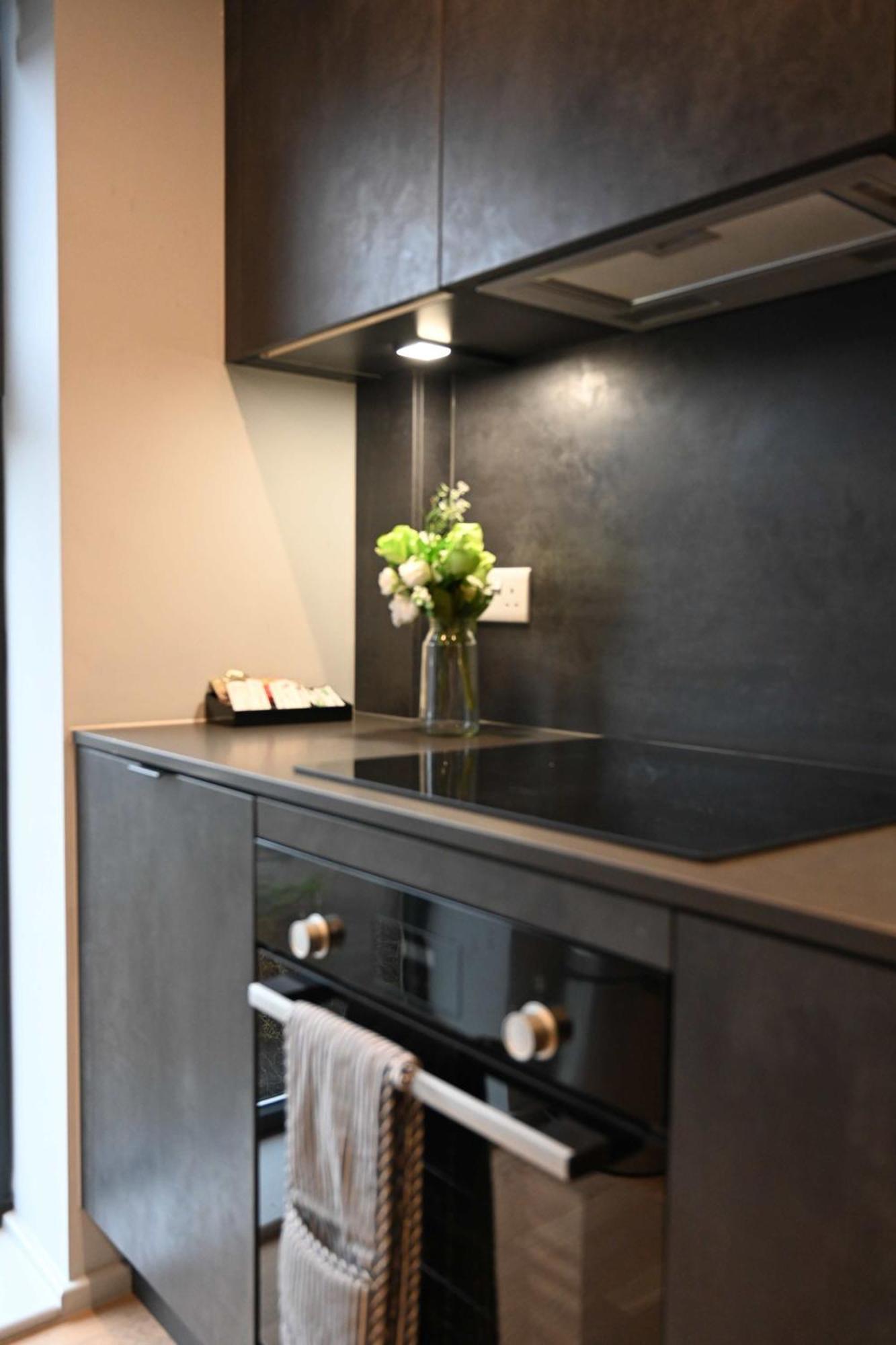 Elegant 2-bed In The Heart Of Apartment