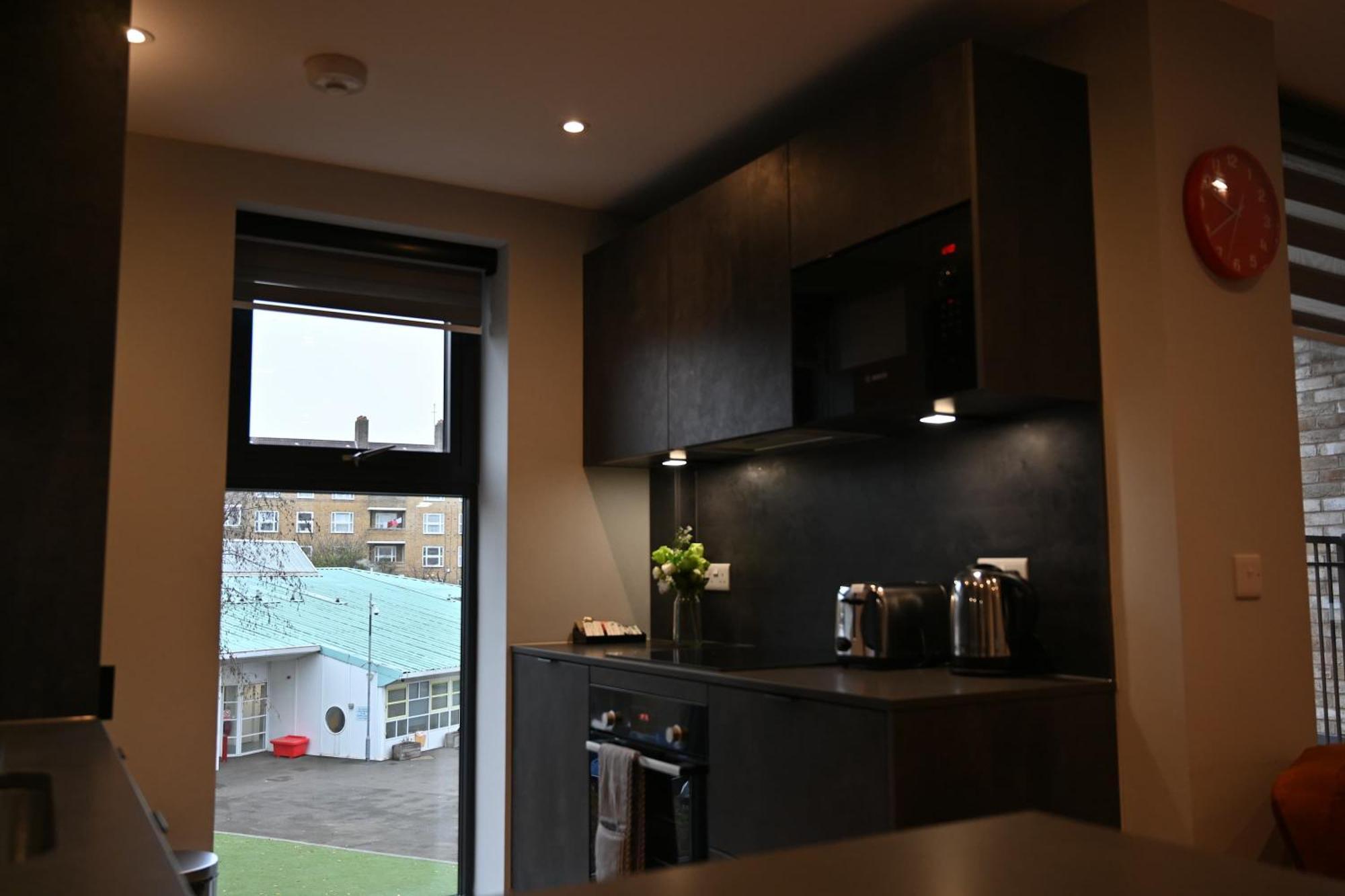 Elegant 2-bed In The Heart Of Apartment London