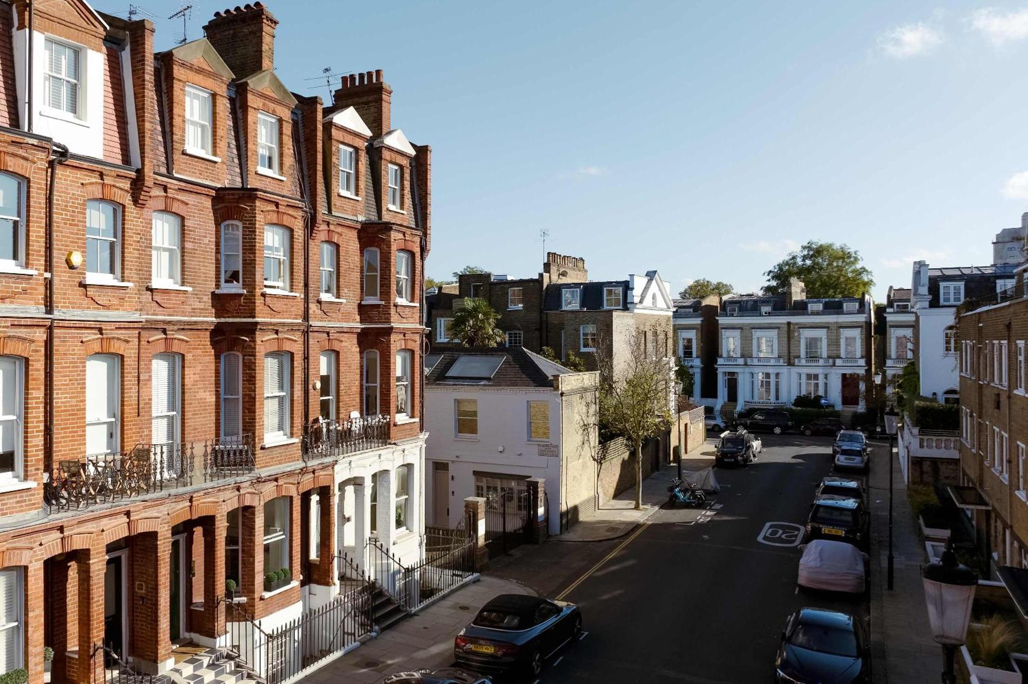 Bright Chelsea & Sun Terrace Apartment London