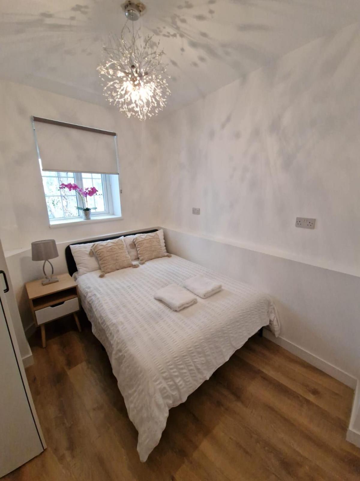 Stylish Zone 2 Apartment London