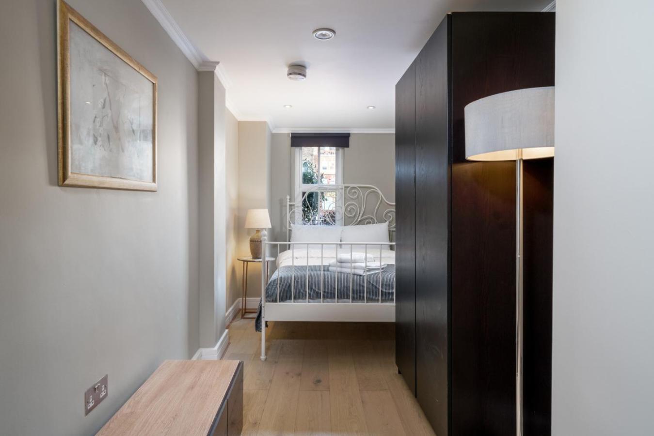 Gorgeous Design 2 Bed Flat Barons Court Sleeps Six Apartment *