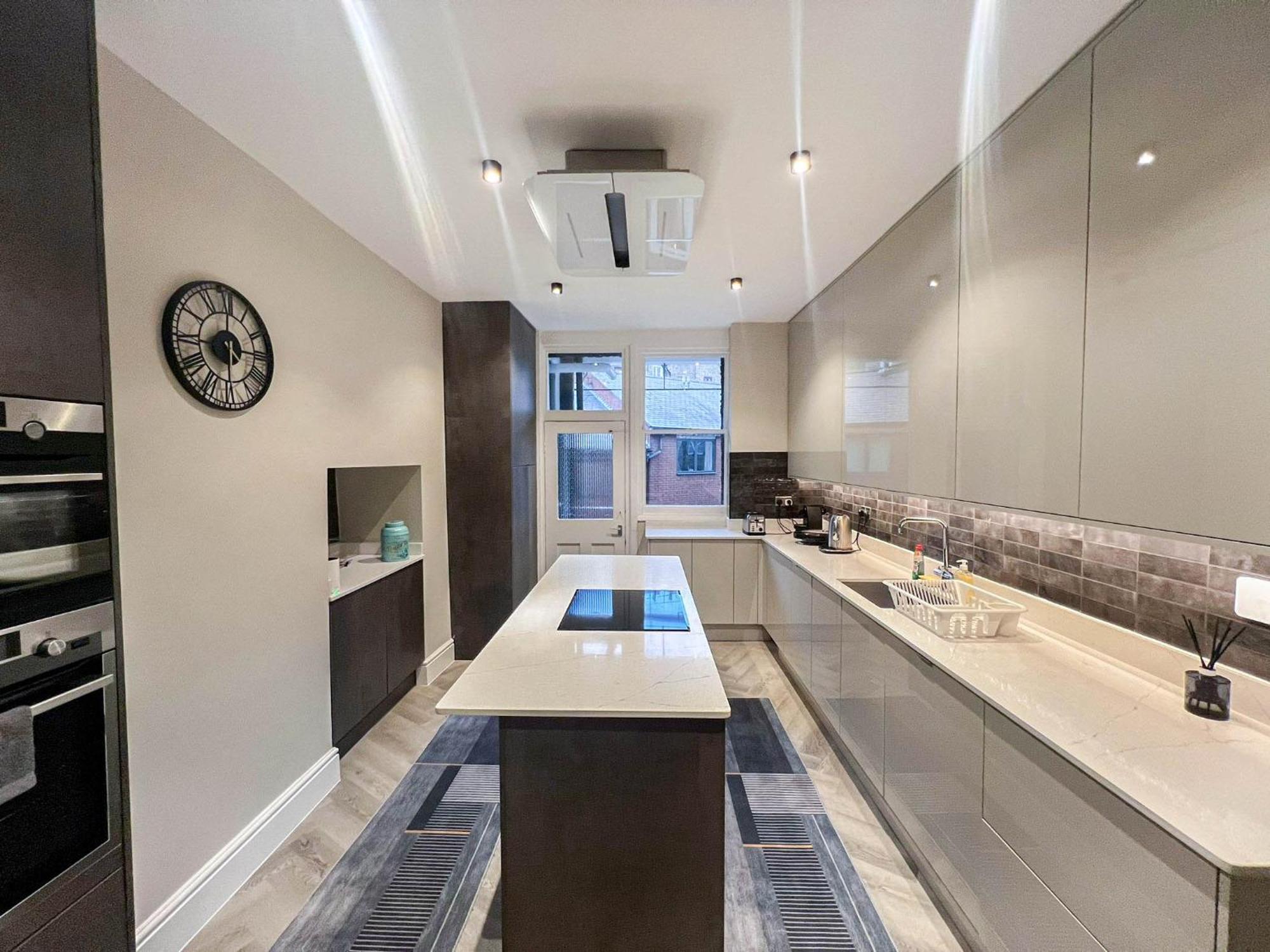 Grandeur 4-bedroom In Baker St Near Regent's Park Apartment London