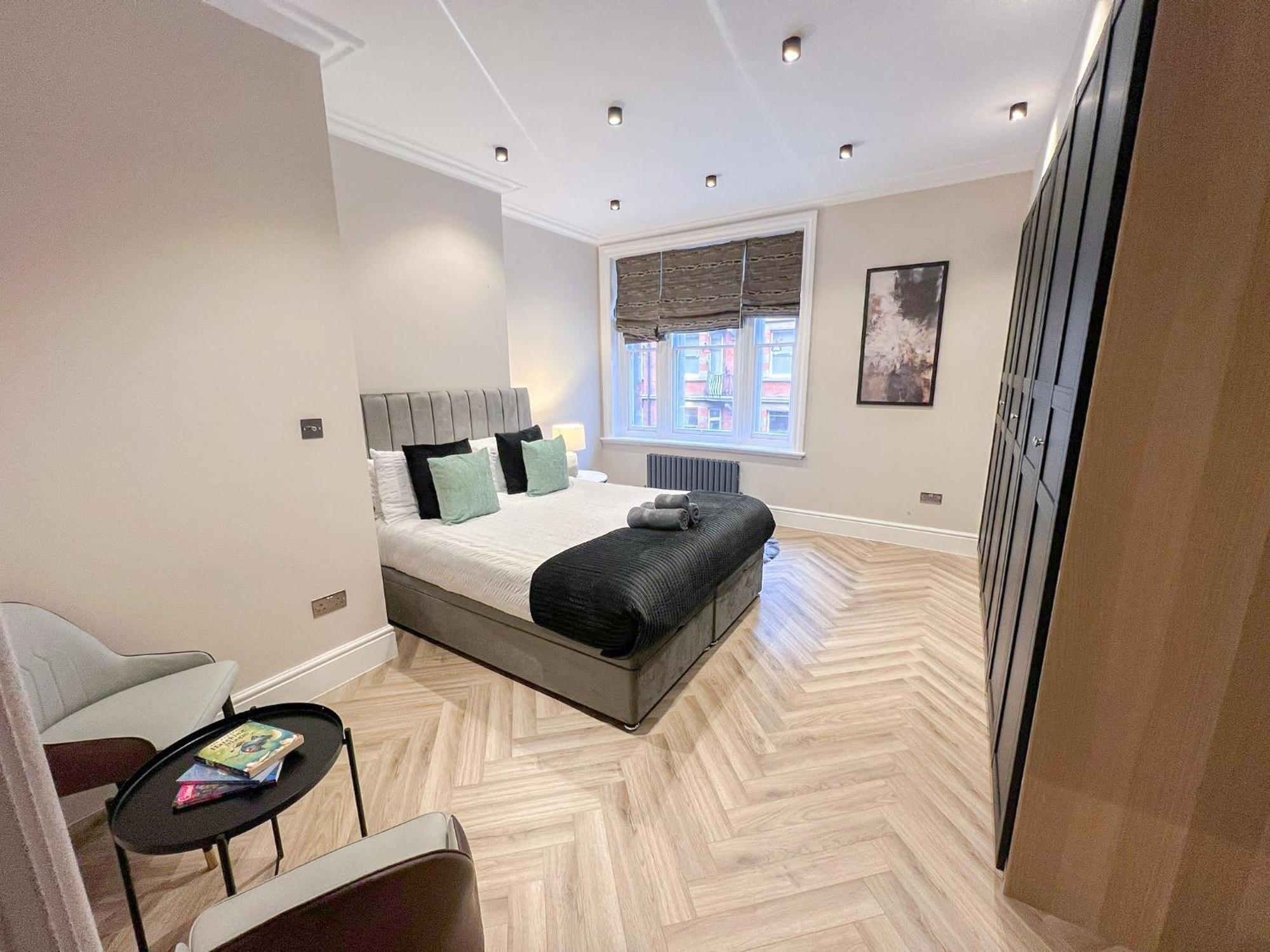 Grandeur 4-bedroom In Baker St Near Regent's Park Apartment *