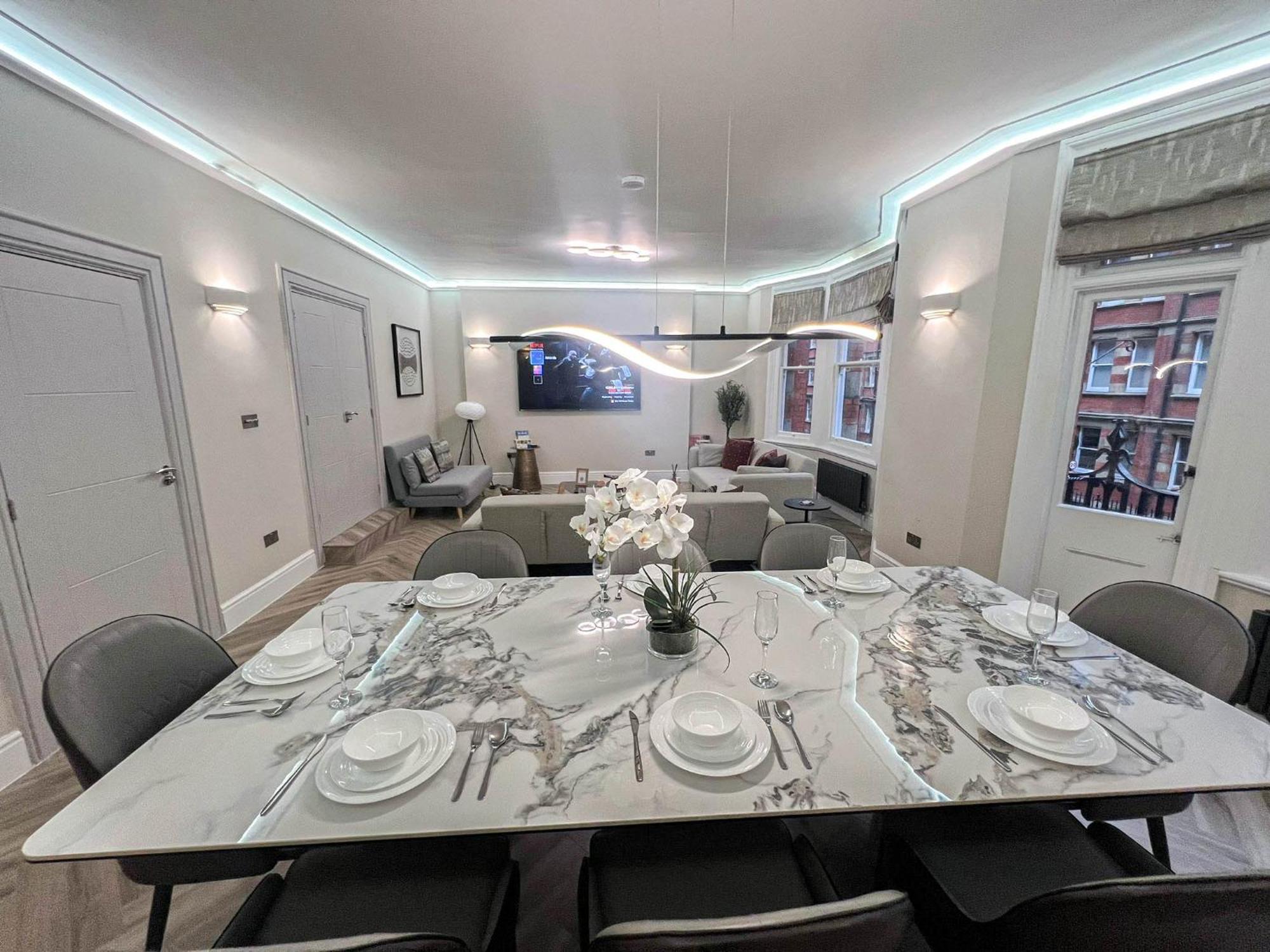 Grandeur 4-bedroom In Baker St Near Regent's Park Apartment
