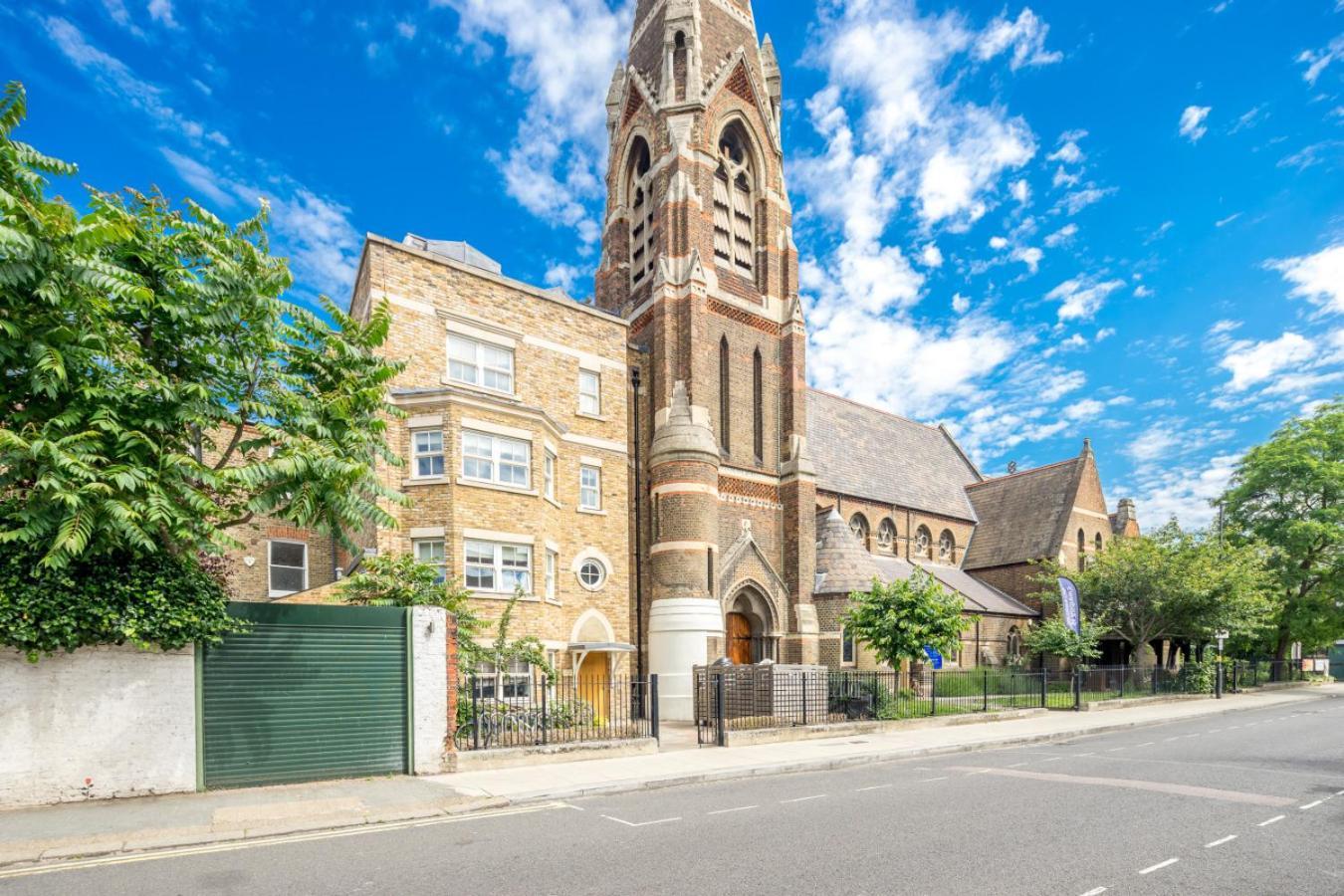Luxury 1 Bed Sleeps 5, Barons Court 5m To Tube * London