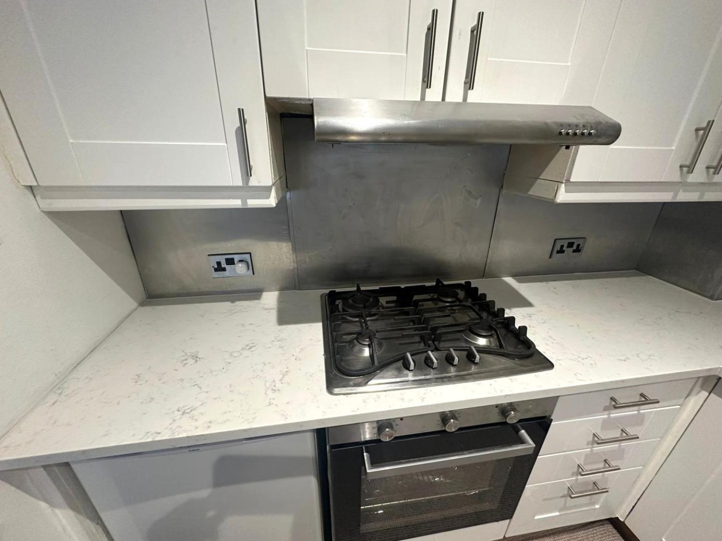 Kensal Green's Cosy Three Bedroom Retreat *