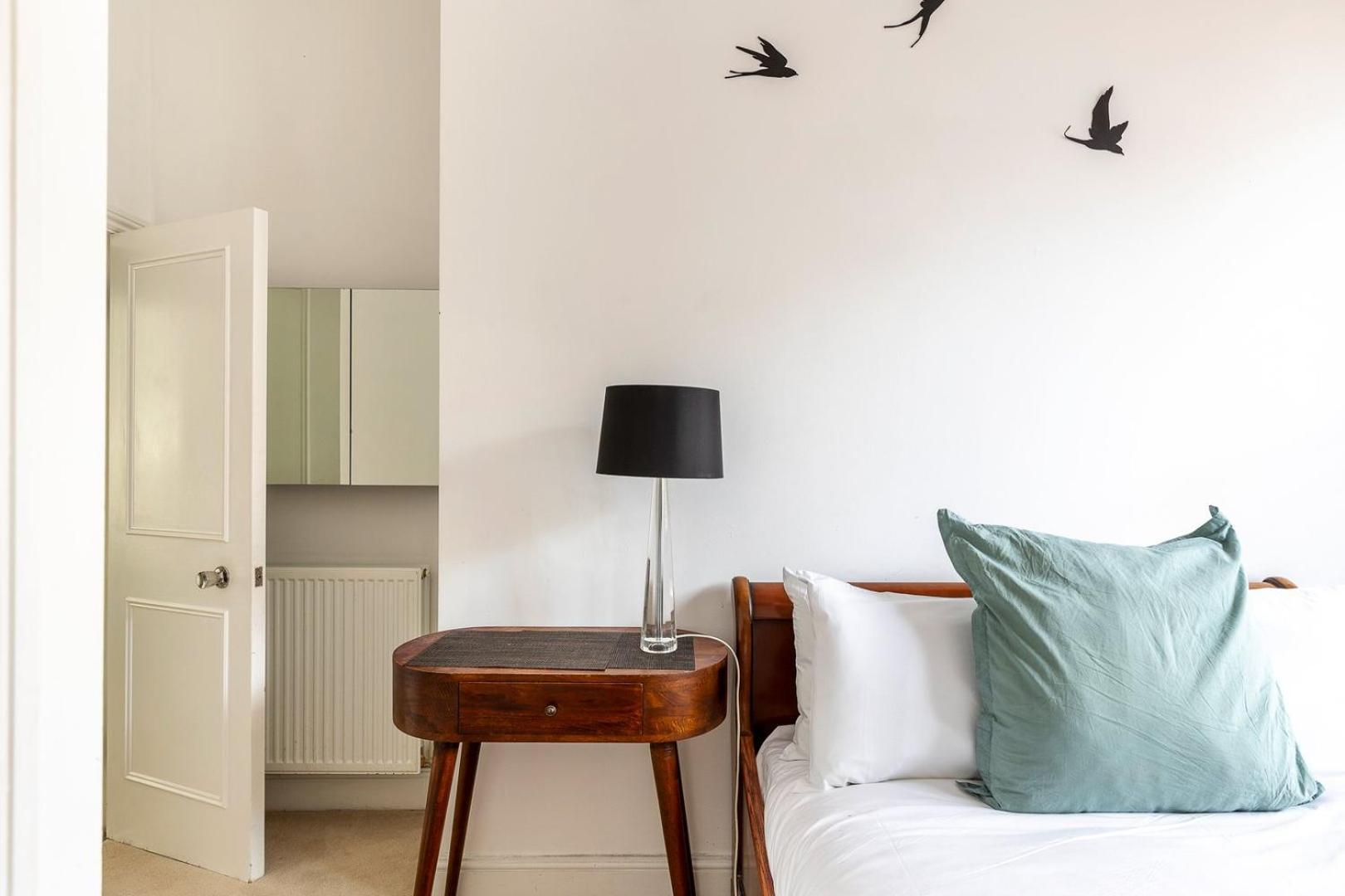 Classic Victorian Flat With Terrace Apartment *