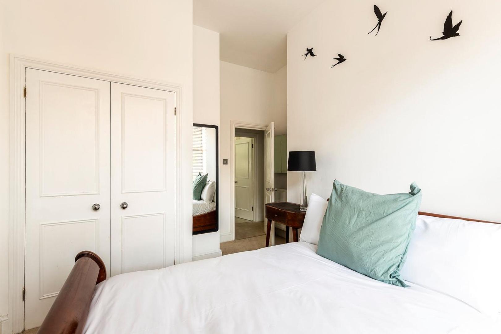 Classic Victorian Flat With Terrace London