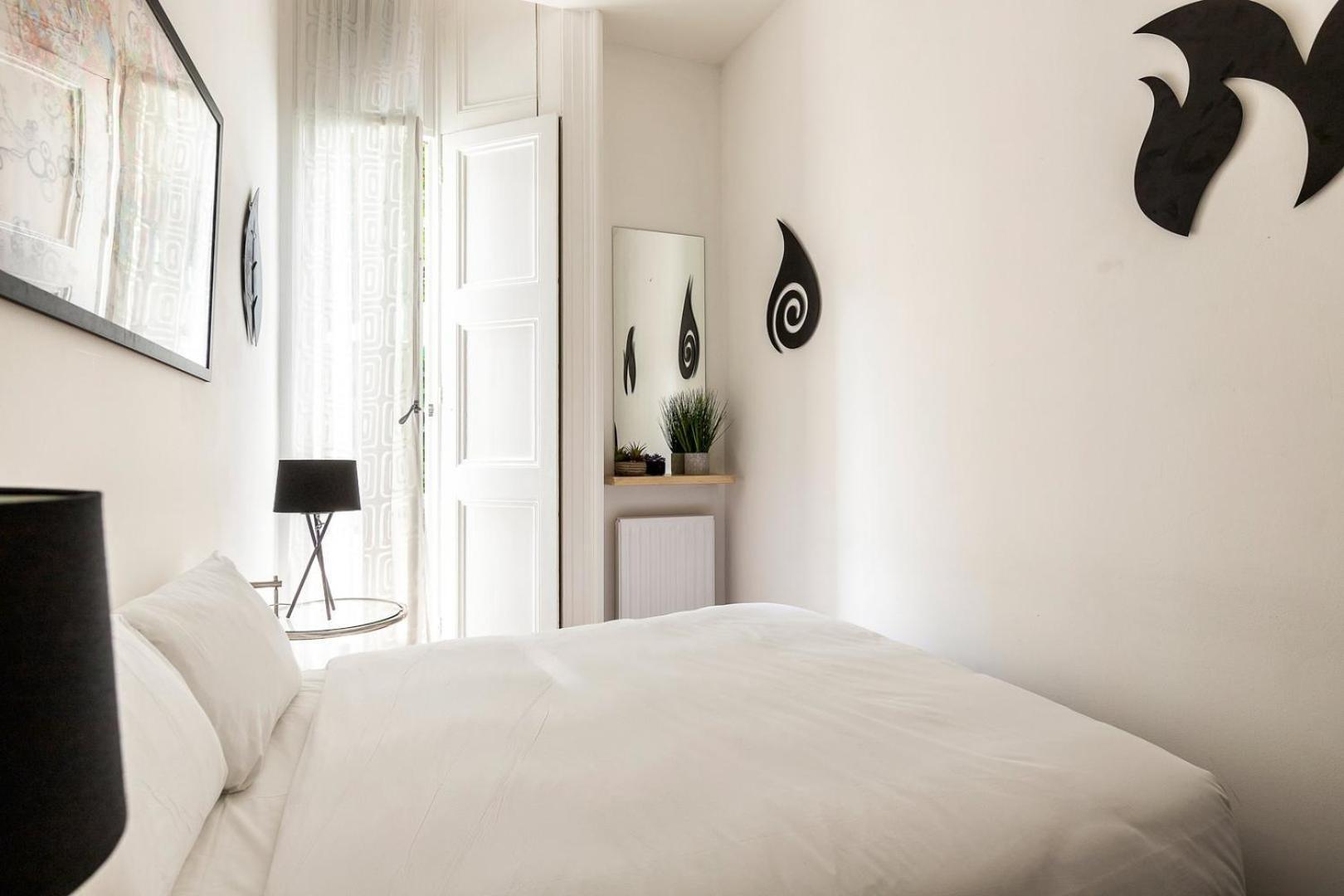 Classic Victorian Flat With Terrace Apartment