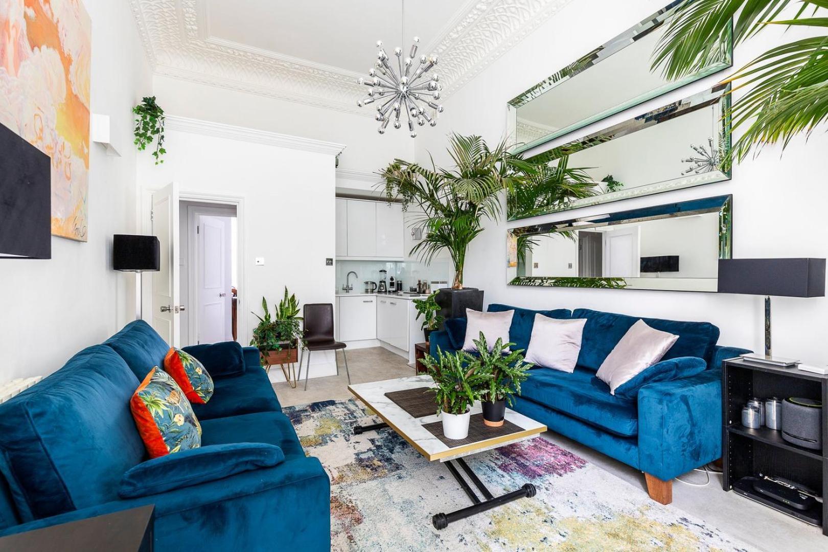 Classic Victorian Flat With Terrace London