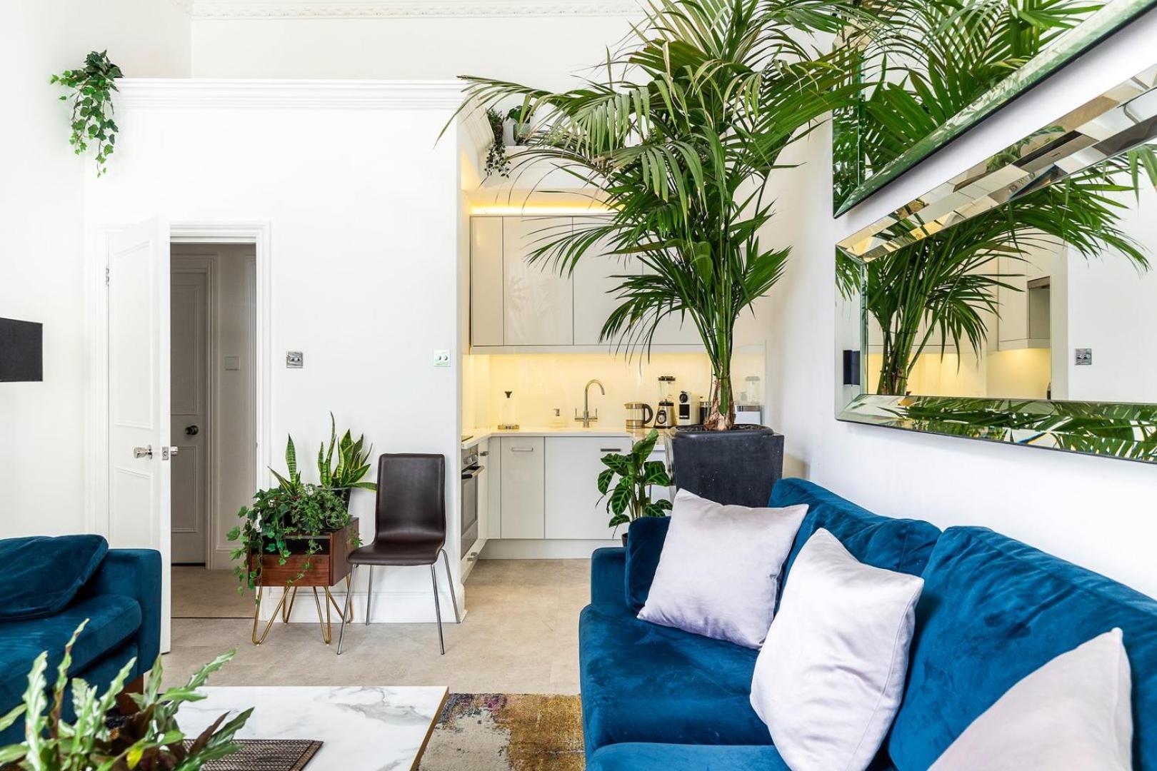 Classic Victorian Flat With Terrace Apartment